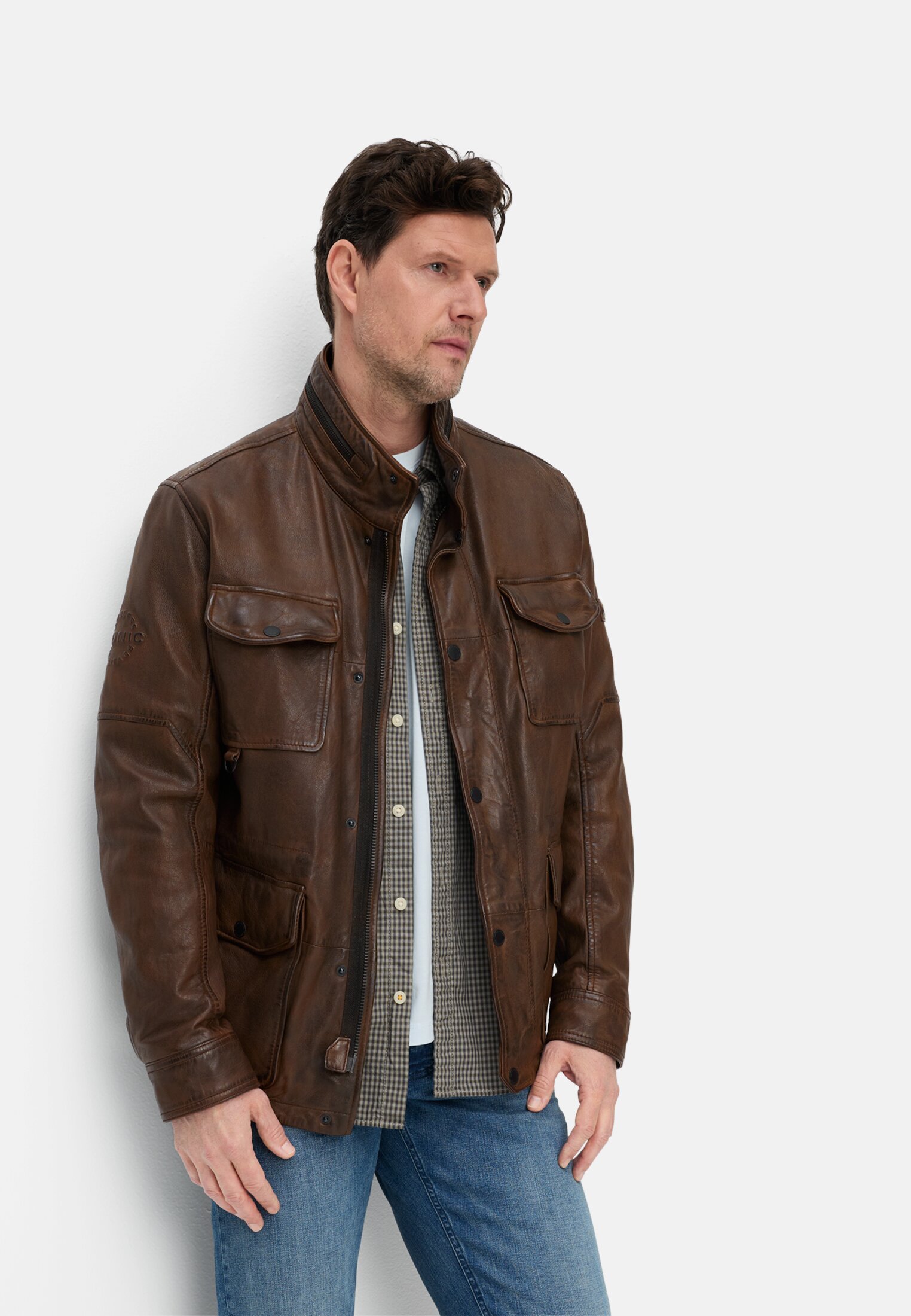 Herren Lederjacke mit Innenaschen Braun getragen emotional