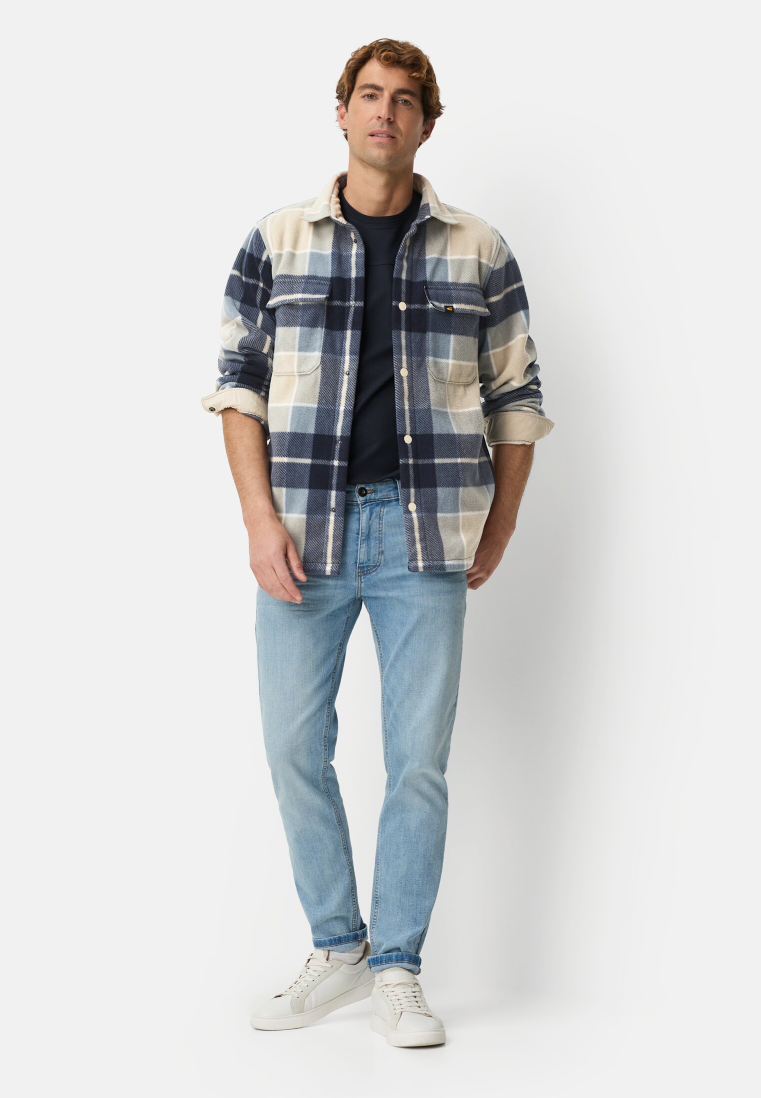 Heren Overshirt met zakken Lichtblauw gedragen voor lichaam compleet 