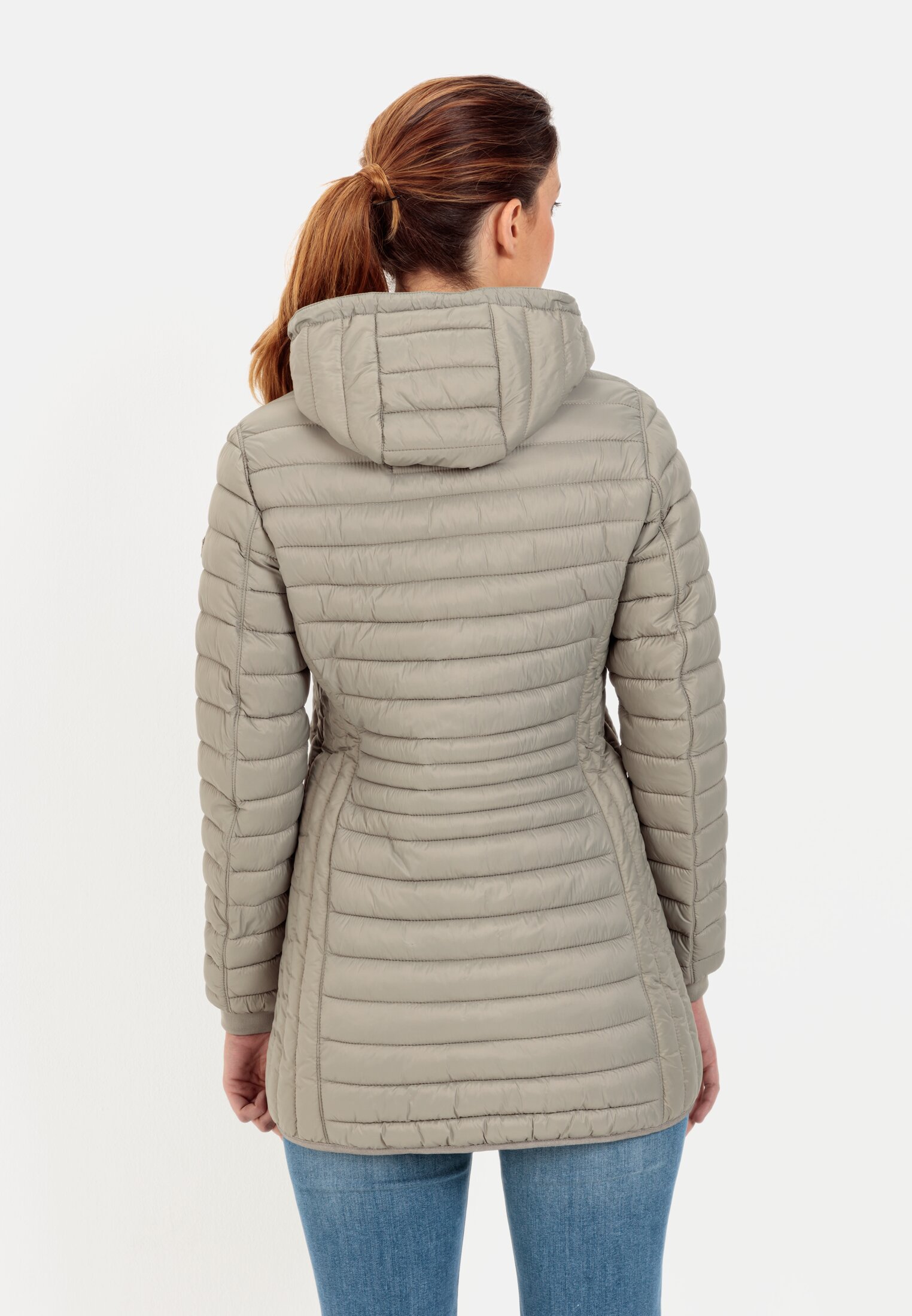 Damen Lange Steppjacke mit abnehmbarer Kapuze Grün getragen hinten
