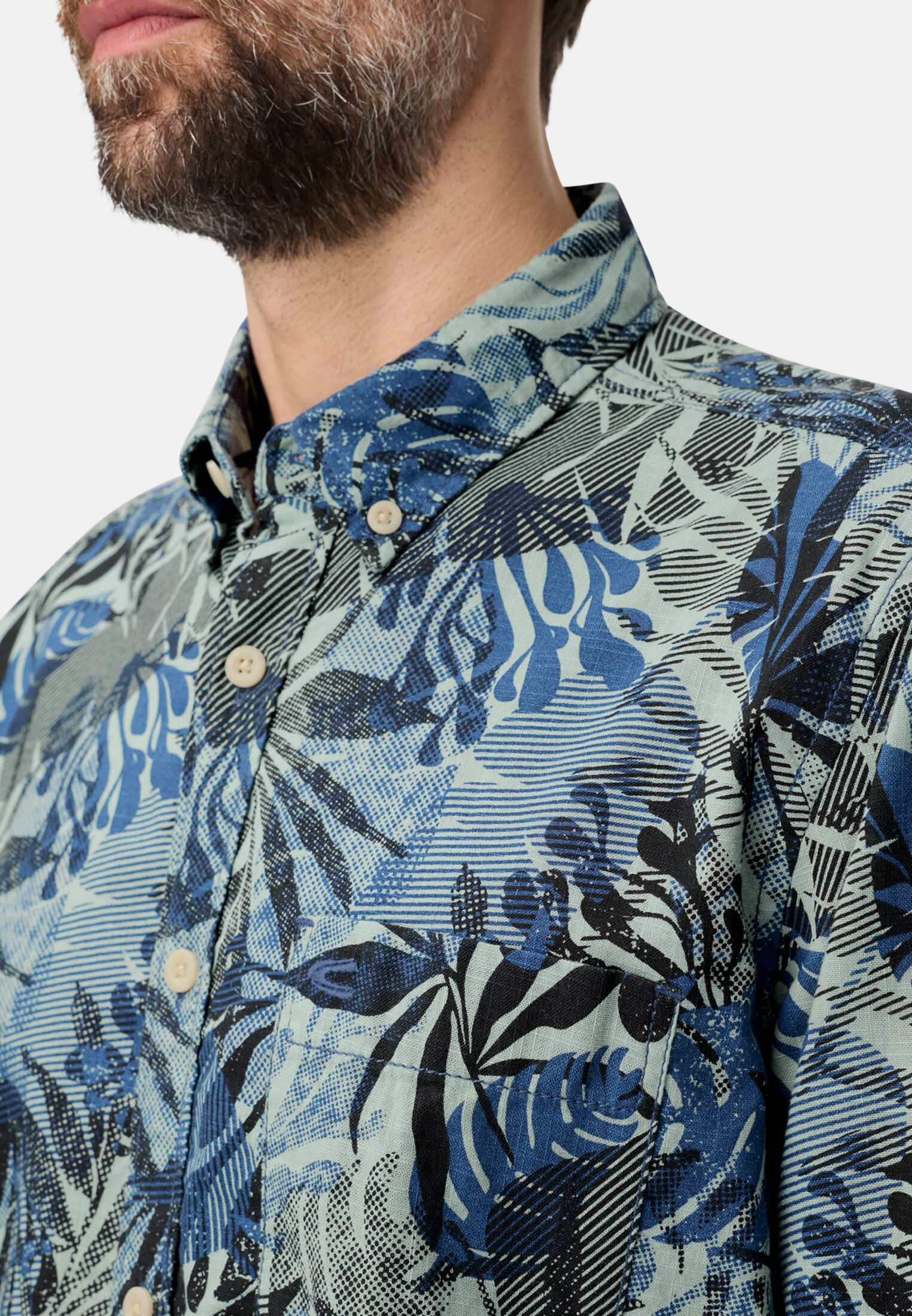 Heren Korte mouwen shirt van puur katoen Indigoblauw gedragen detail dichtbij