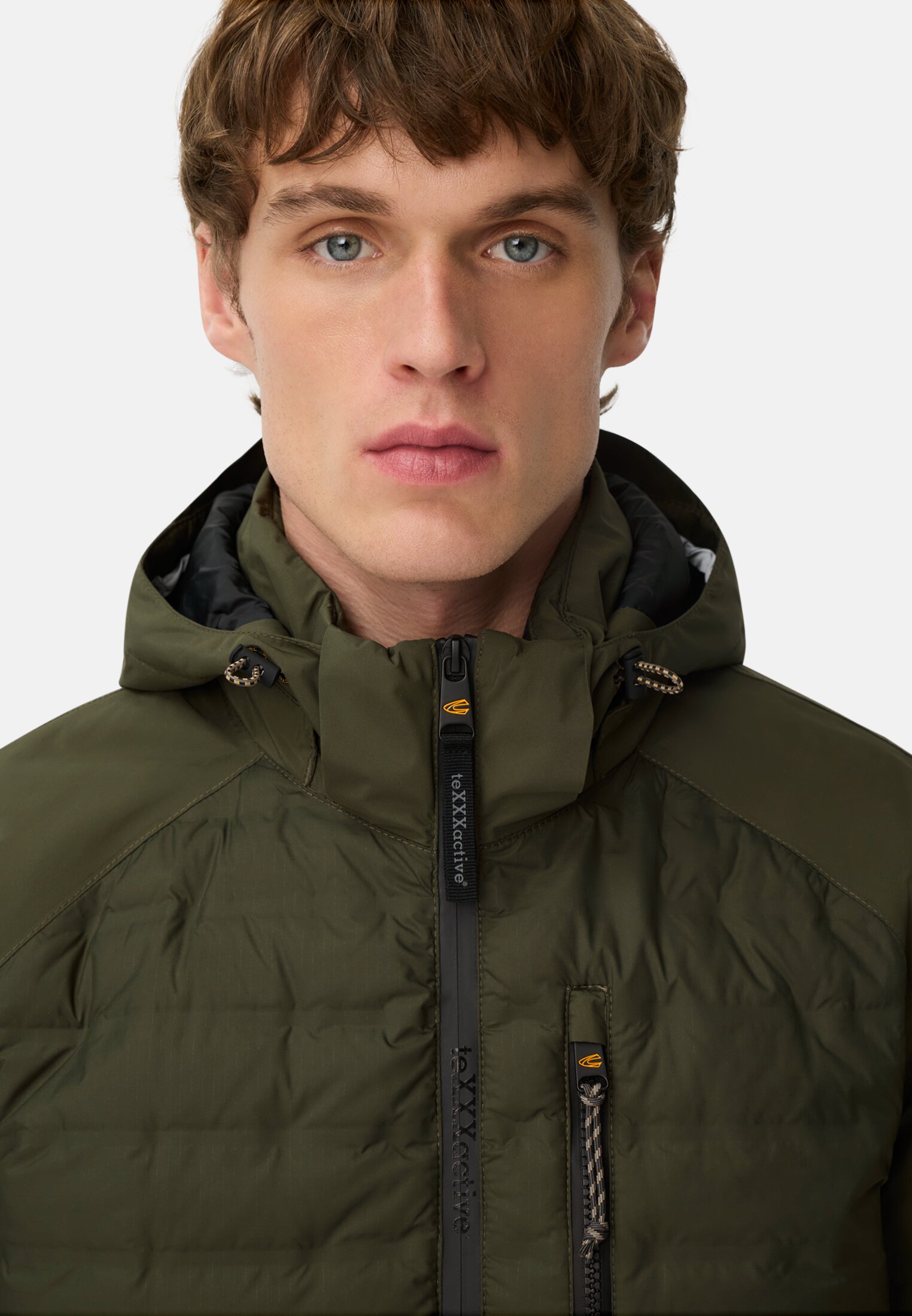Herren teXXXactive® Blouson mit abnehmbarer Kapuze Waldgrün getragen detailliert nah