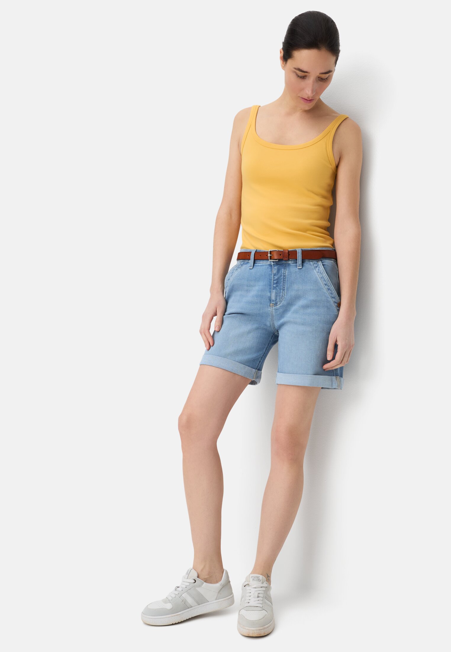 Vrouwen Bermuda Shorts van een katoenmix Lichtblauw gedragen emotional
