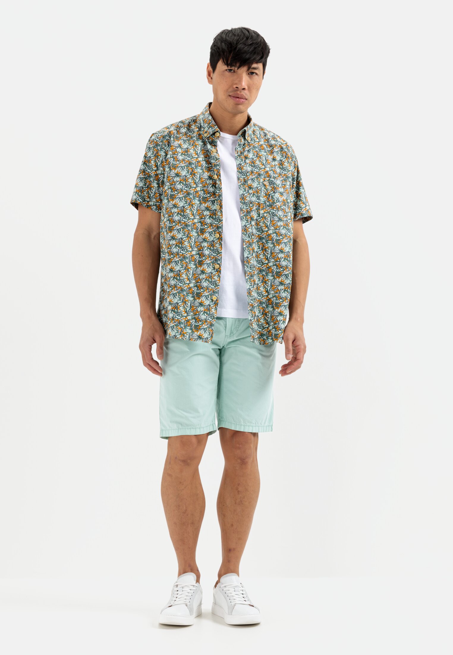 Men Shortsleeve shirt with allover-print Green-Orange worn front full body