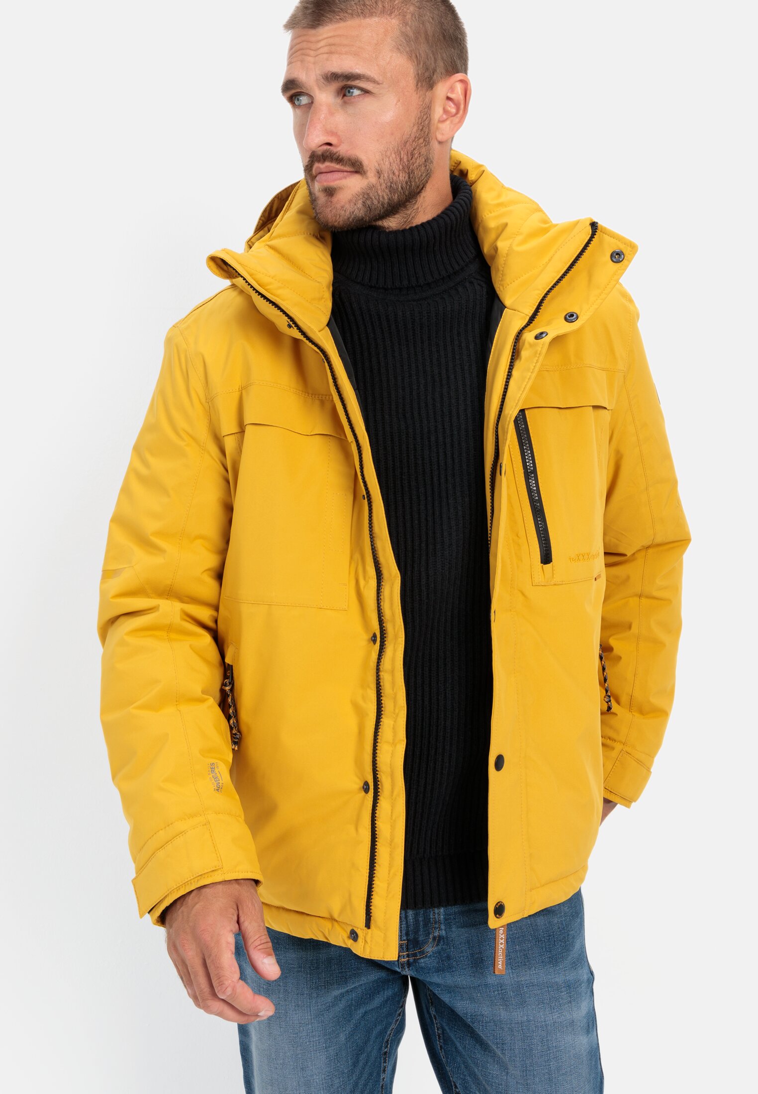 Herren teXXXactive® Funktionsjacke mit abnehmbarer Kapuze Gelb getragen emotional