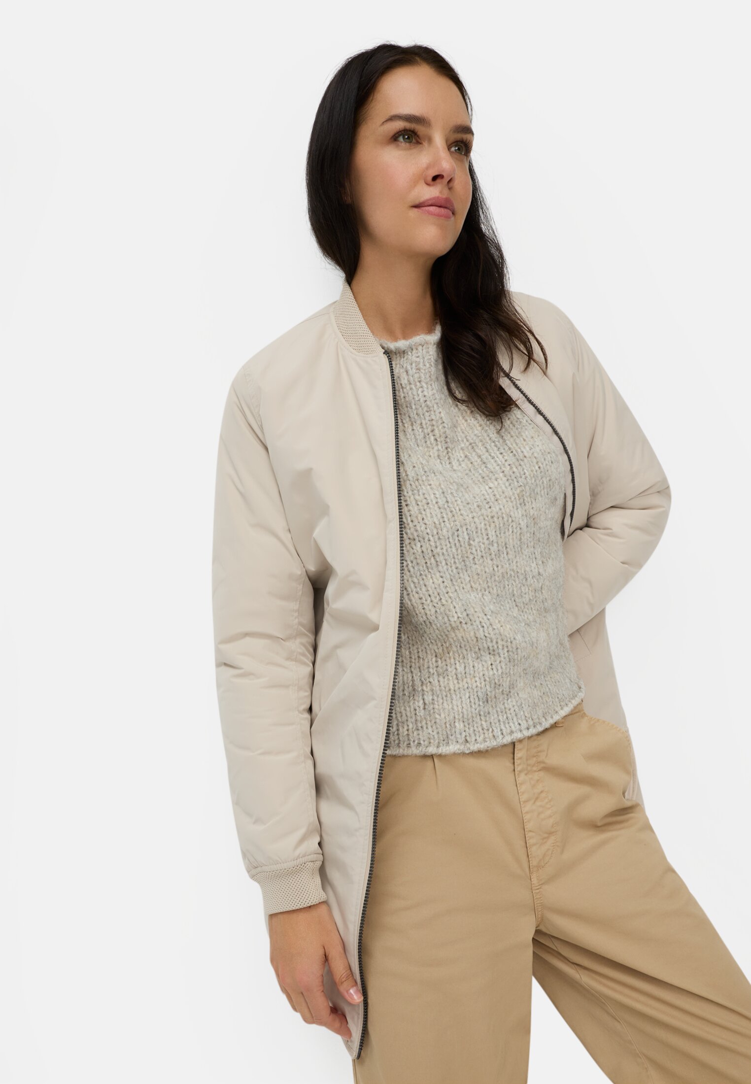 Women Water-repellent coat with adjustable hood and stand-up collar Oak worn emotional