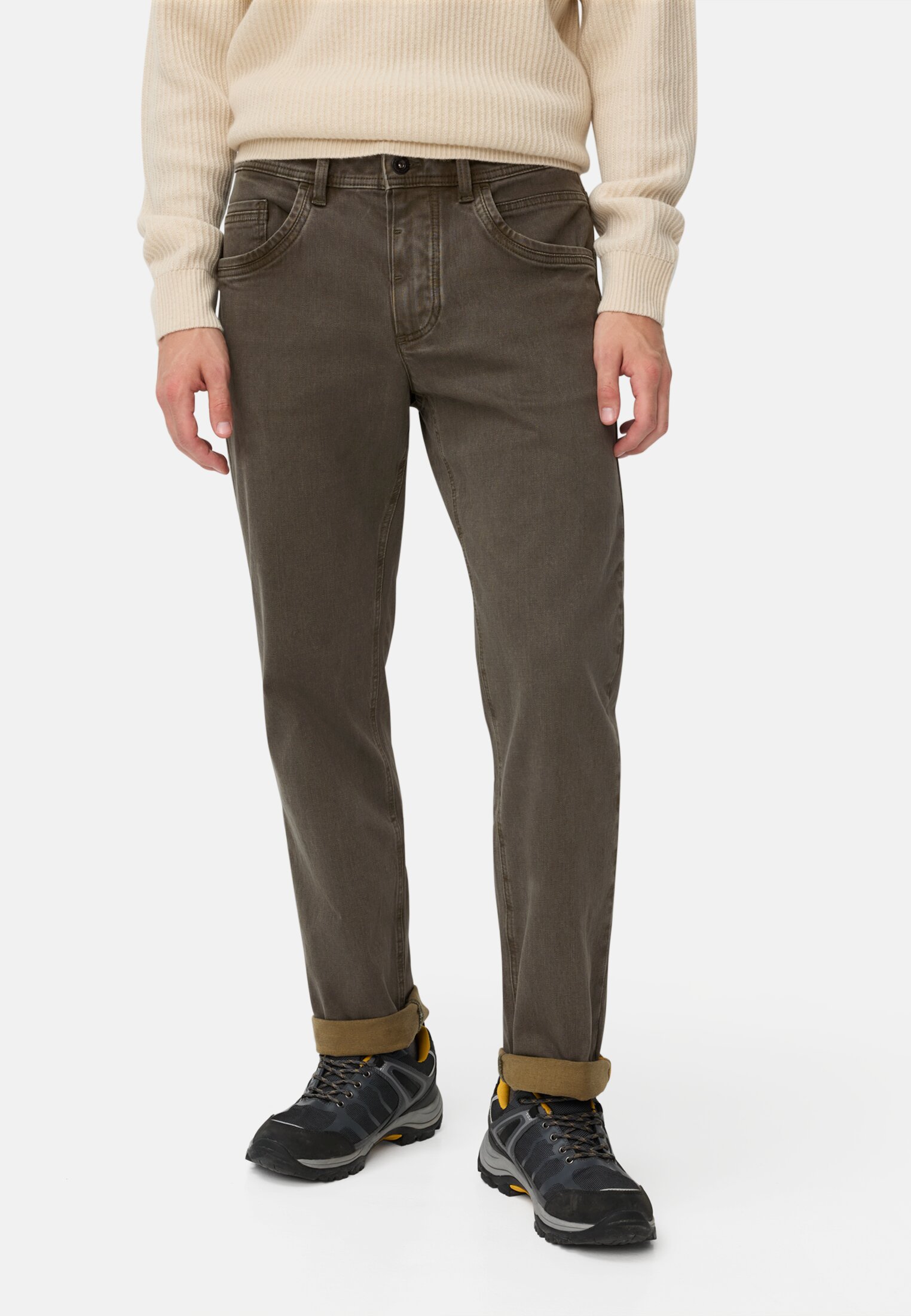 Men 5-Pocket Relaxed Fit Trousers made from a cotton mix Forest green worn front