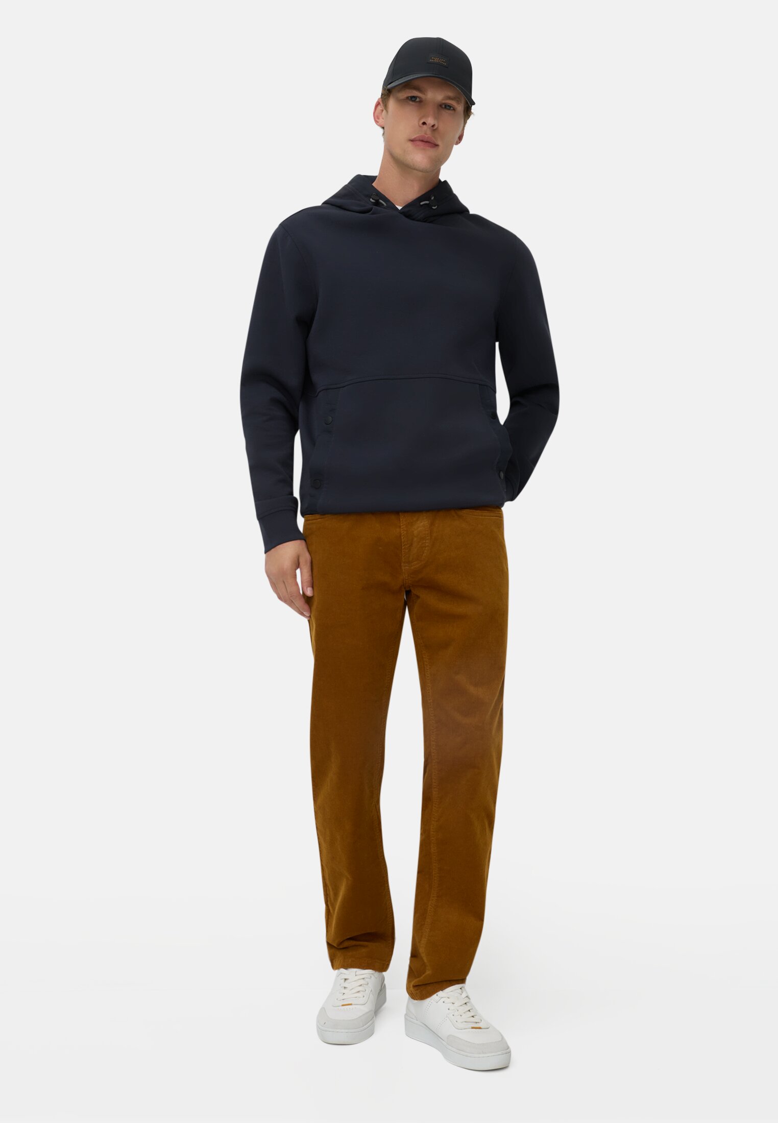 Men 5-Pkt Regular Fit trousers made of cotton mix Yellow worn front full body