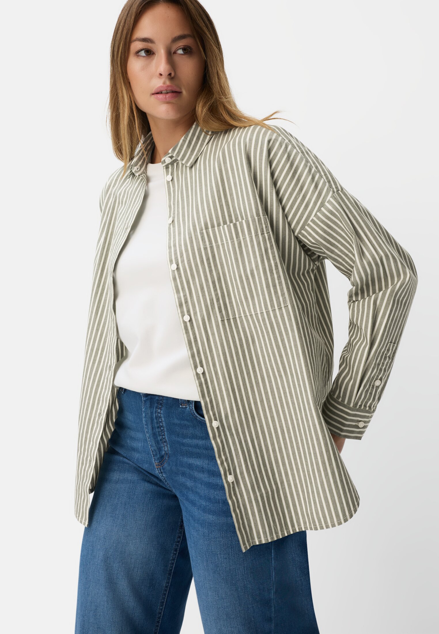 Women Cotton blouse with button placket Dark green worn emotional