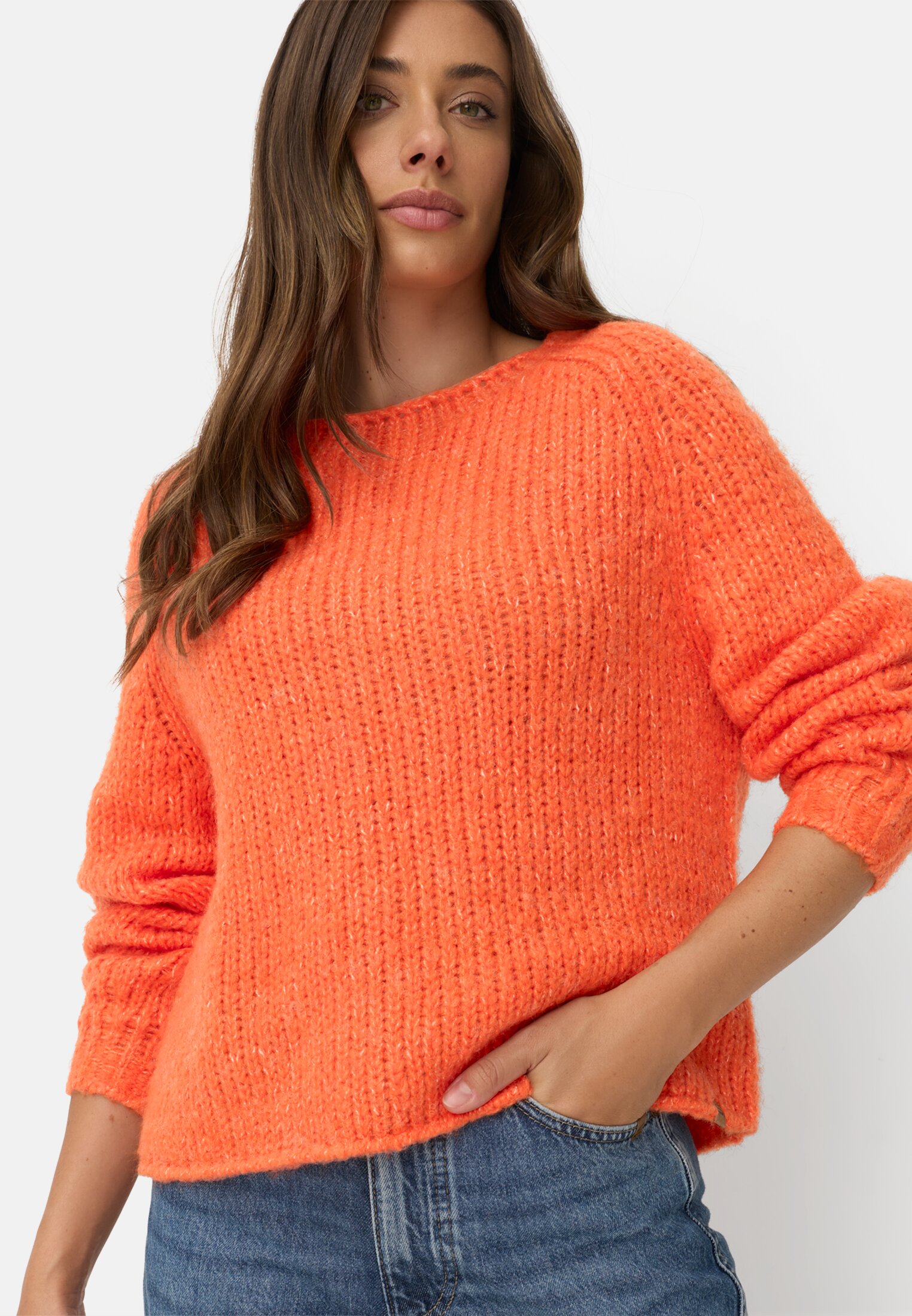 Damen Strickpullover mit weiten Ärmeln Orange getragen emotional