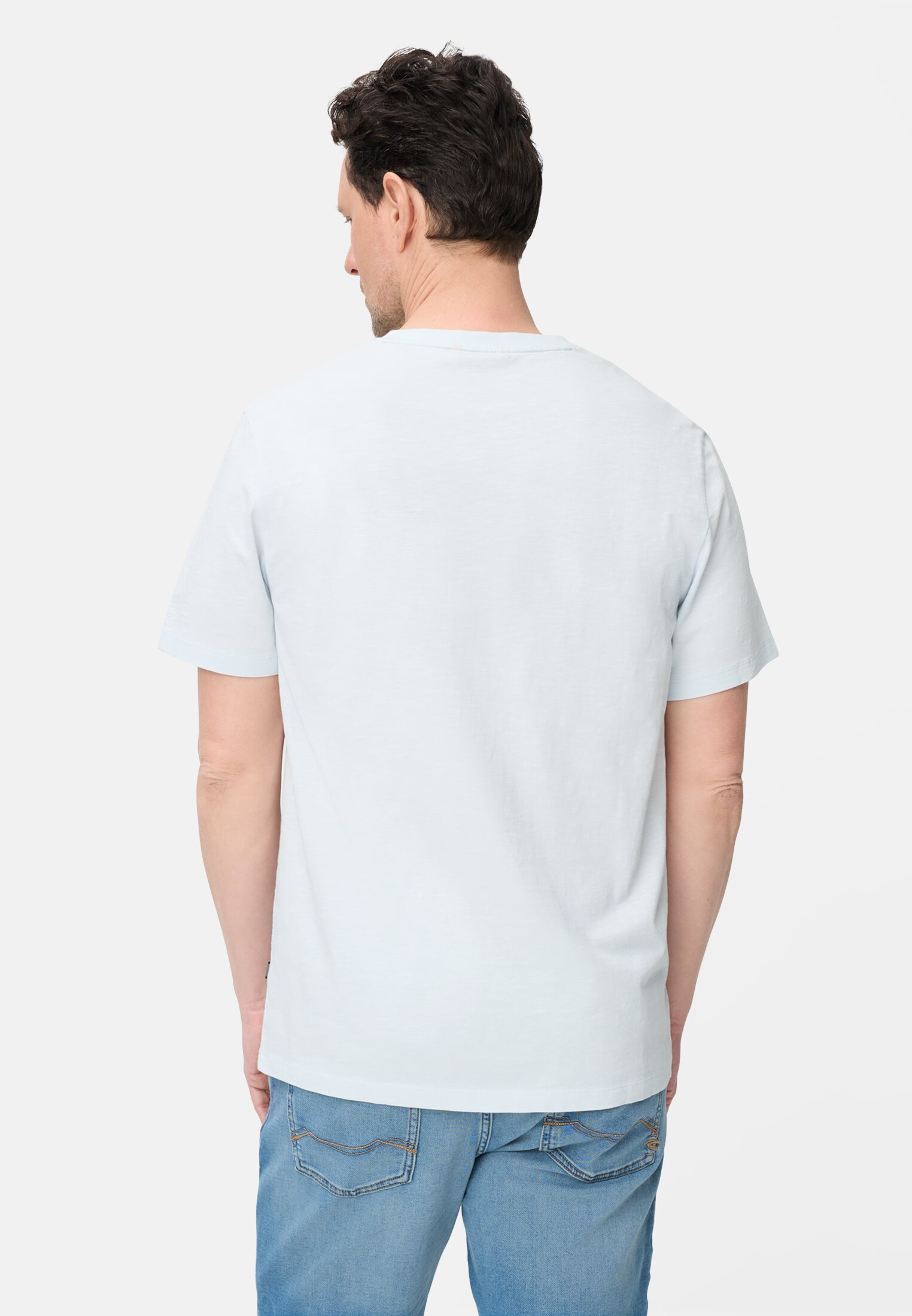 Herren T-Shirt mit reflektierenden Details Himmelblau getragen hinten