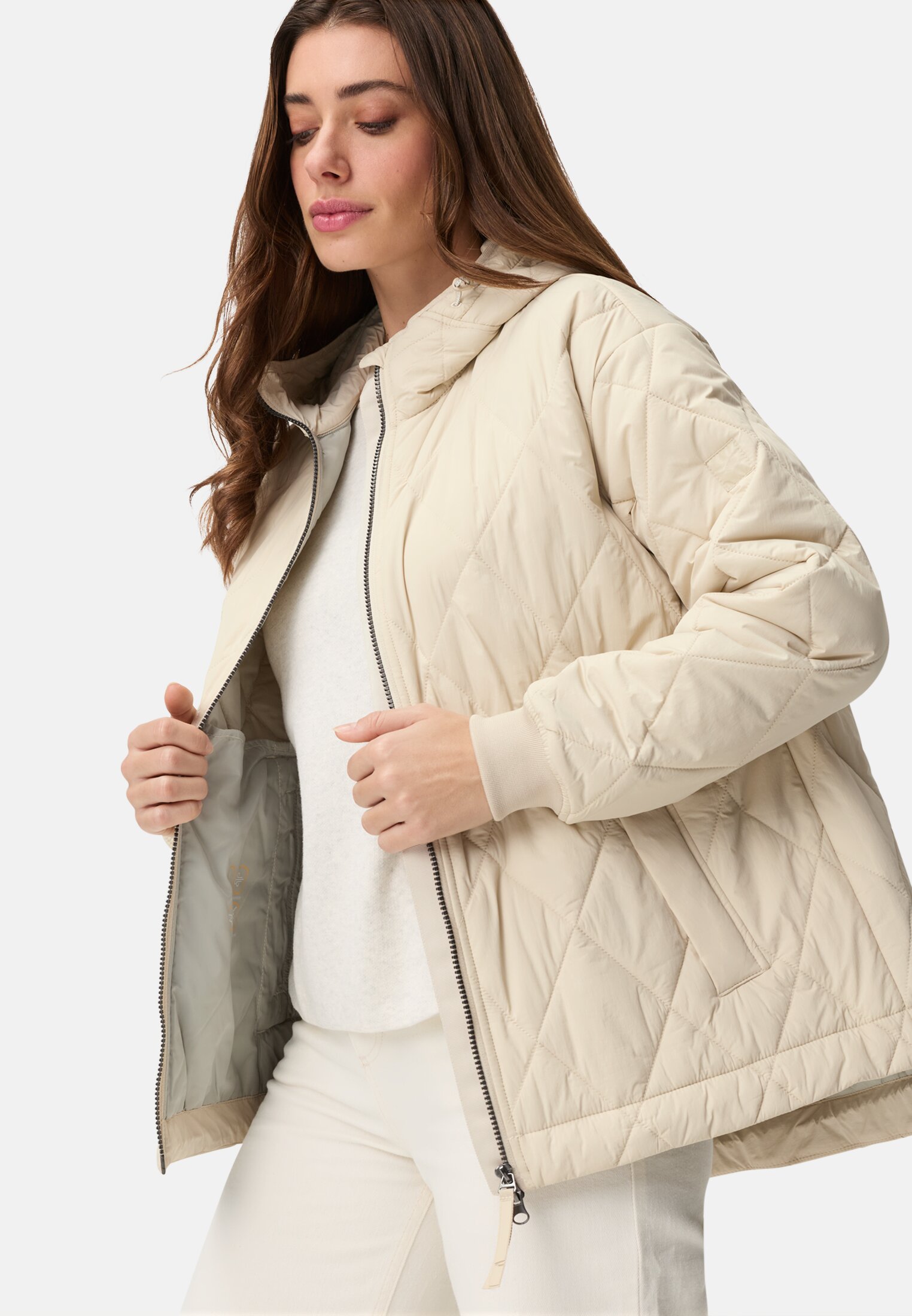 Damen Wattierte Jacke mit Kapuze Eiche getragen emotional