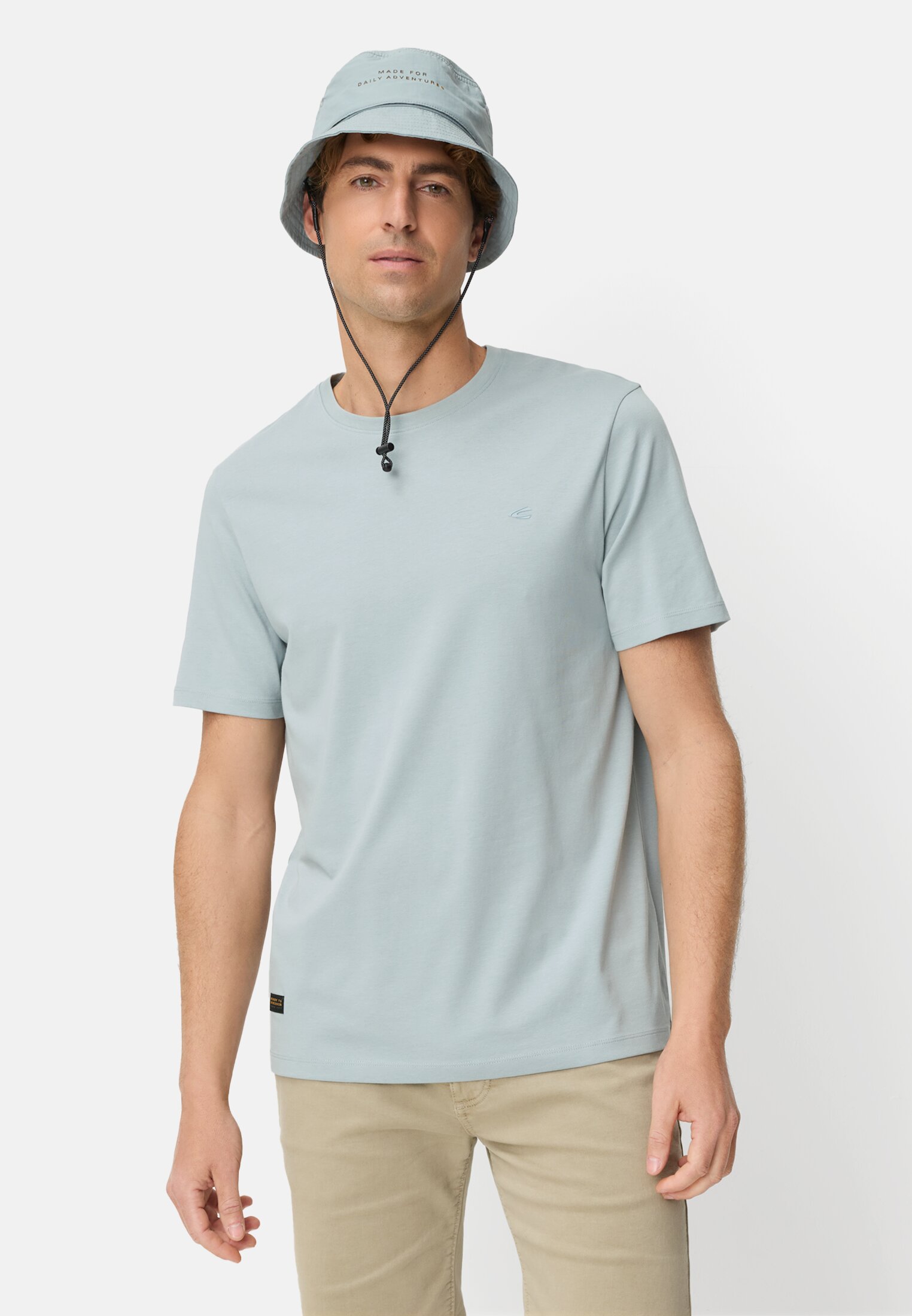 Herren fleXXXactive® T-Shirt mit Rundhalsausschnitt Wasserblau getragen vorn