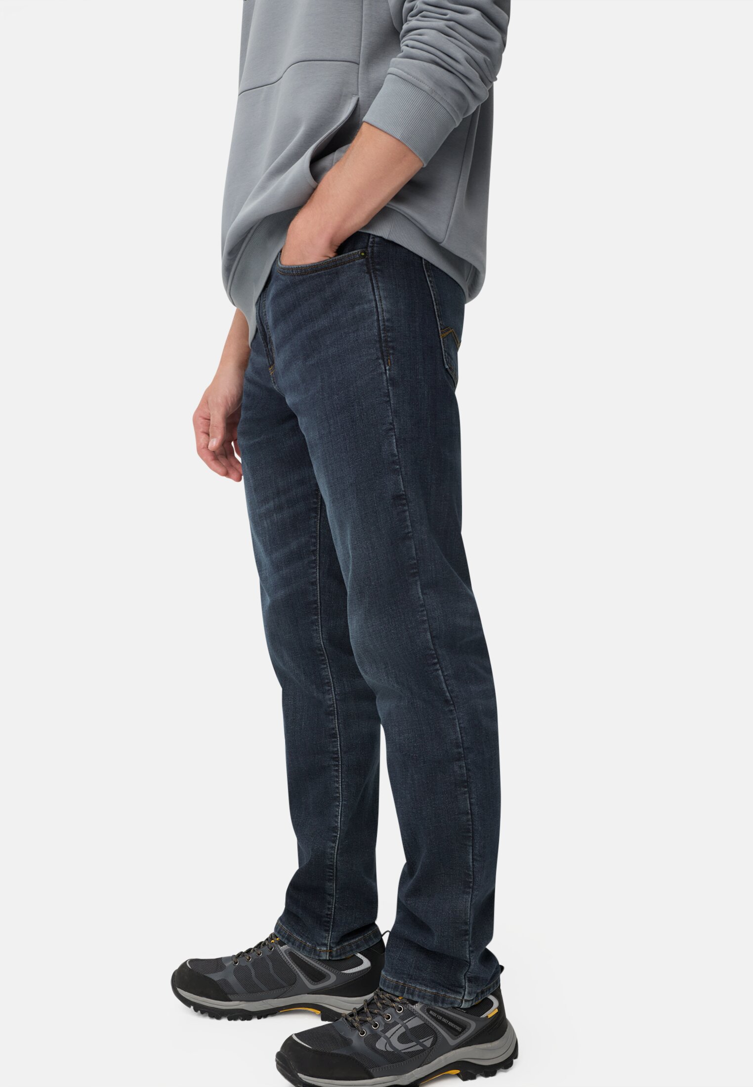 Herren 5-Pocket-Hose mit Thermo-Funktion Indigo Blau getragen emotional