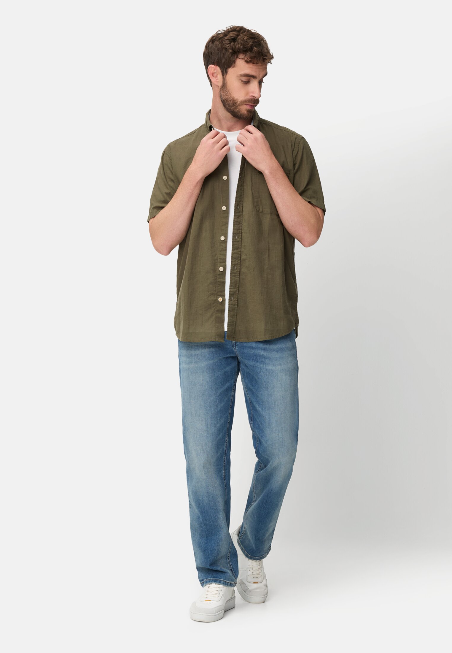 Men Short-sleeve shirt with contrast details Olive Green worn front full body