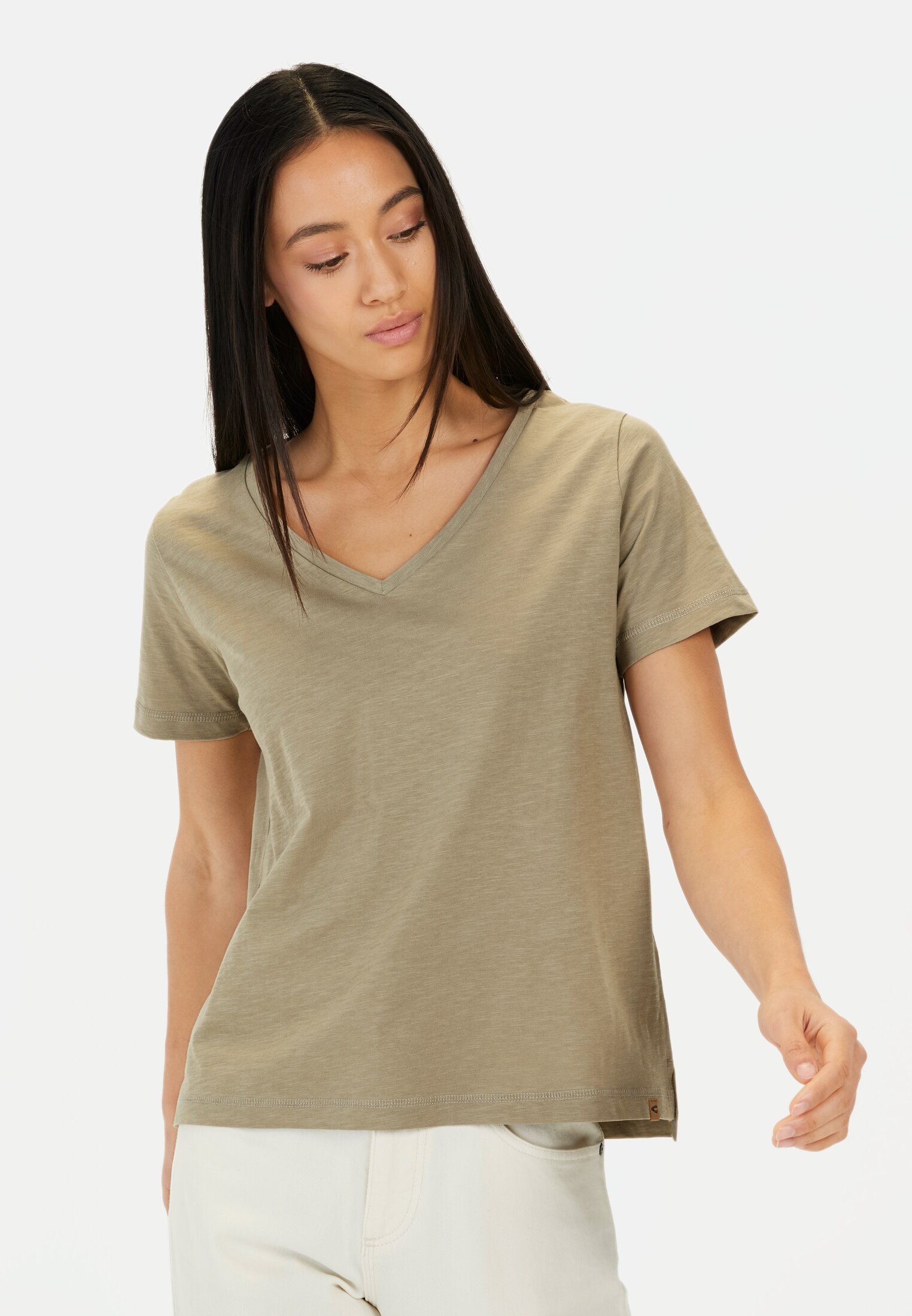 Women V-neck T-shirt made of pure cotton Brown worn front
