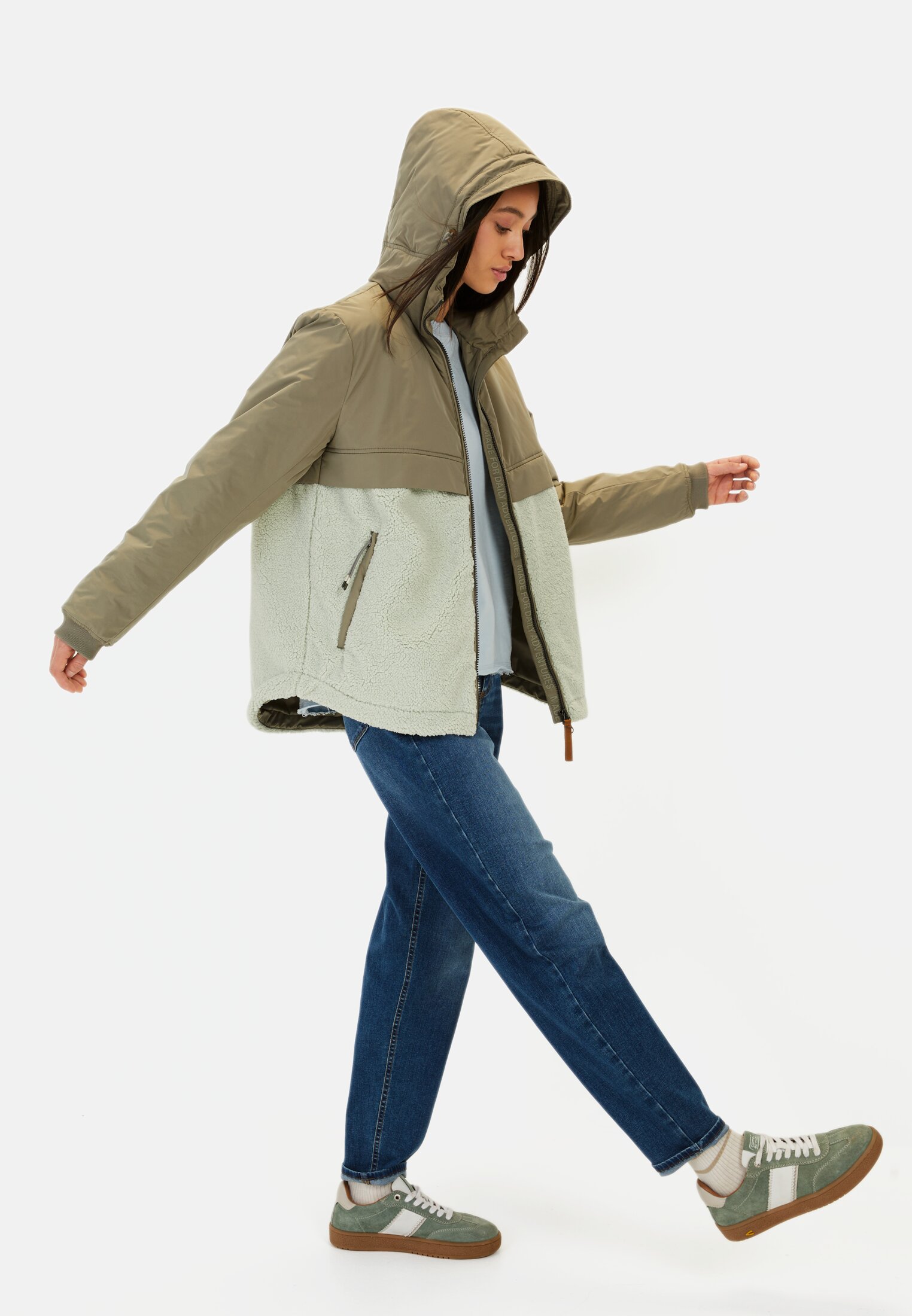 Women Teddy jacket with hood Sage worn emotional