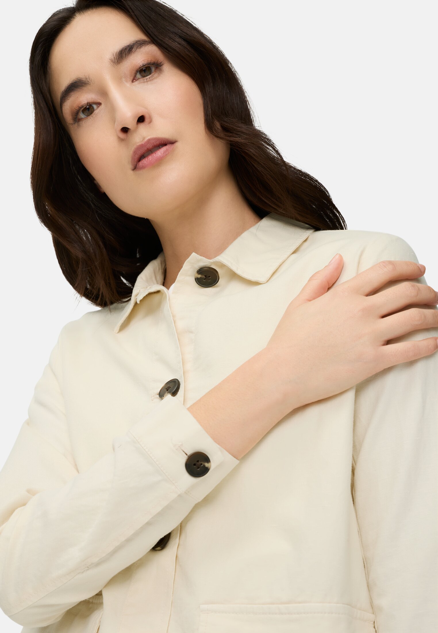 Women Lightweight blazer made from a linen blend White worn emotional