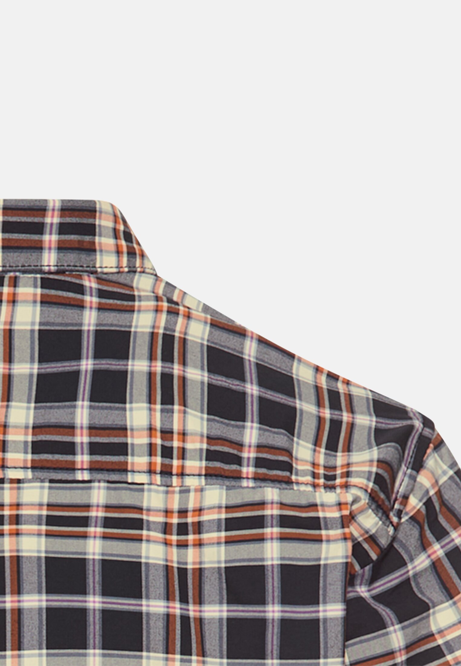 Herren Langarm Shirt aus reiner Baumwolle mit Knopfkragen und Brusttaschen Zimt hinten nah