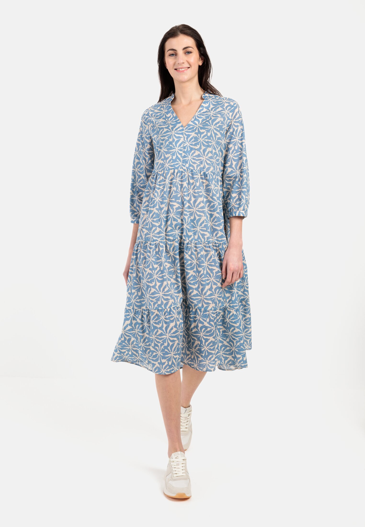 Vrouwen Zomerse slipjurk van katoenbatist Blauw-Wit gedragen voor