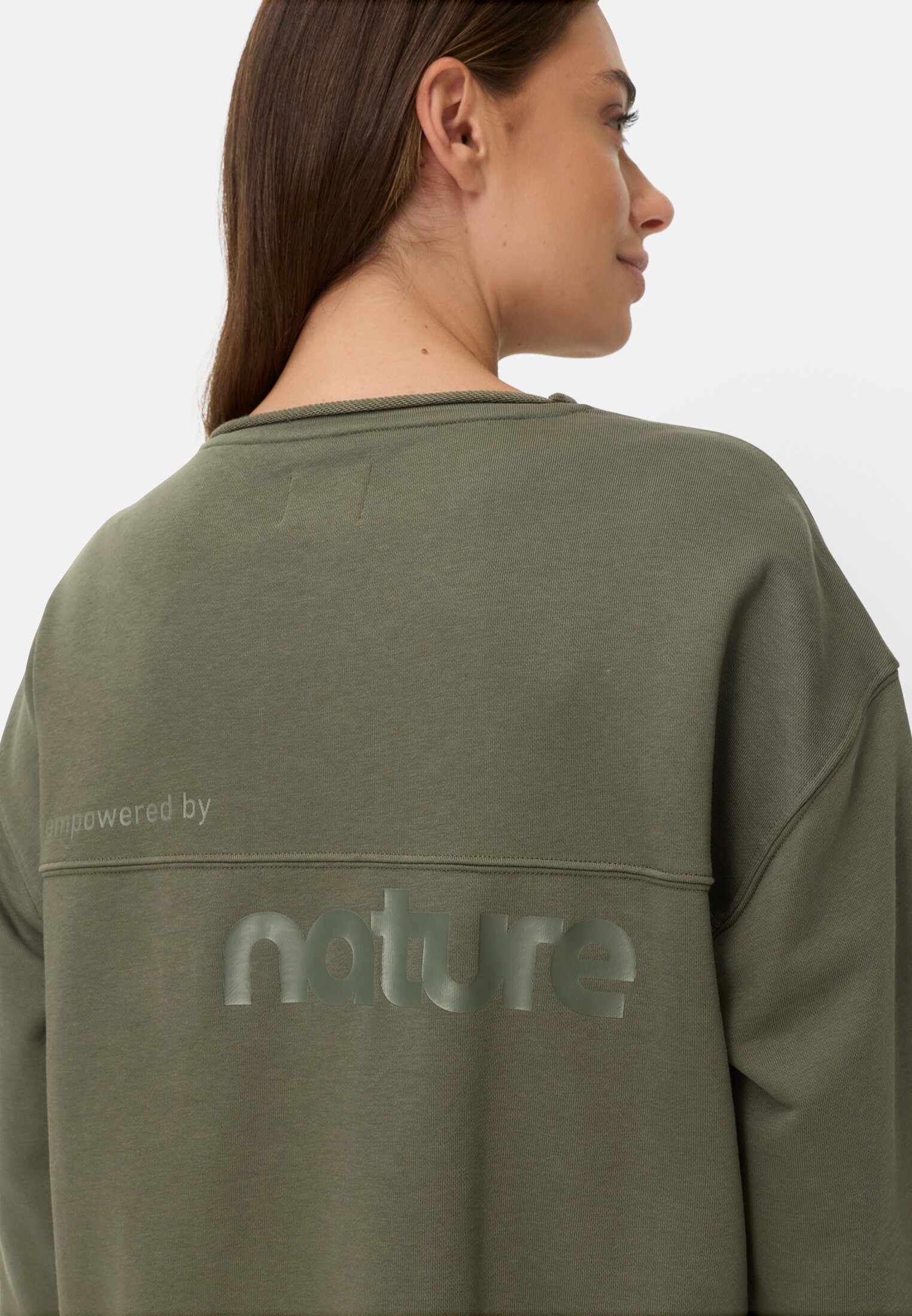 Damen Sweatshirt aus Baumwollgemisch Dunkelgrün getragen detailliert nah