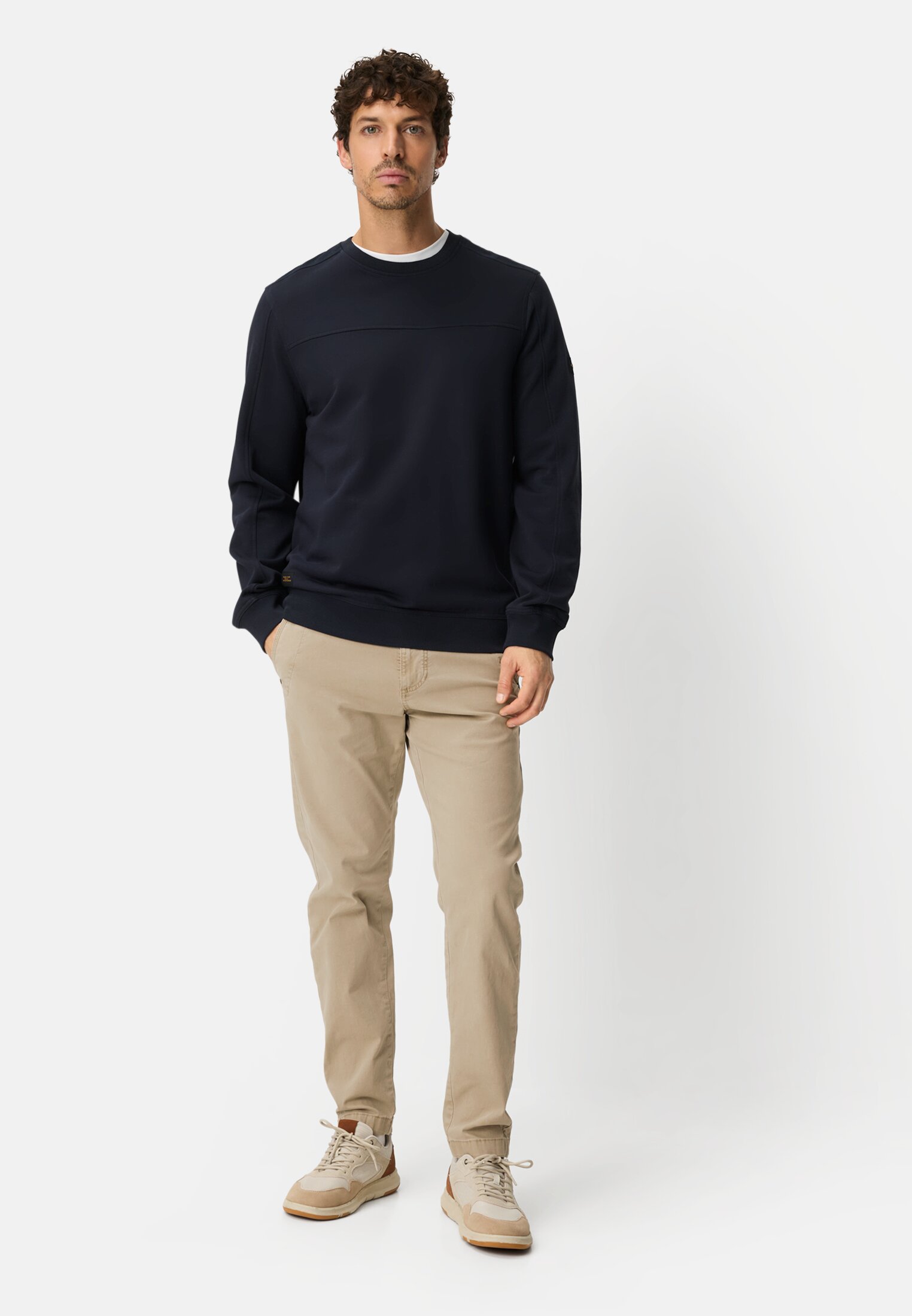 Heren Chinobroek met elastische tailleband Beige gedragen voor lichaam compleet 