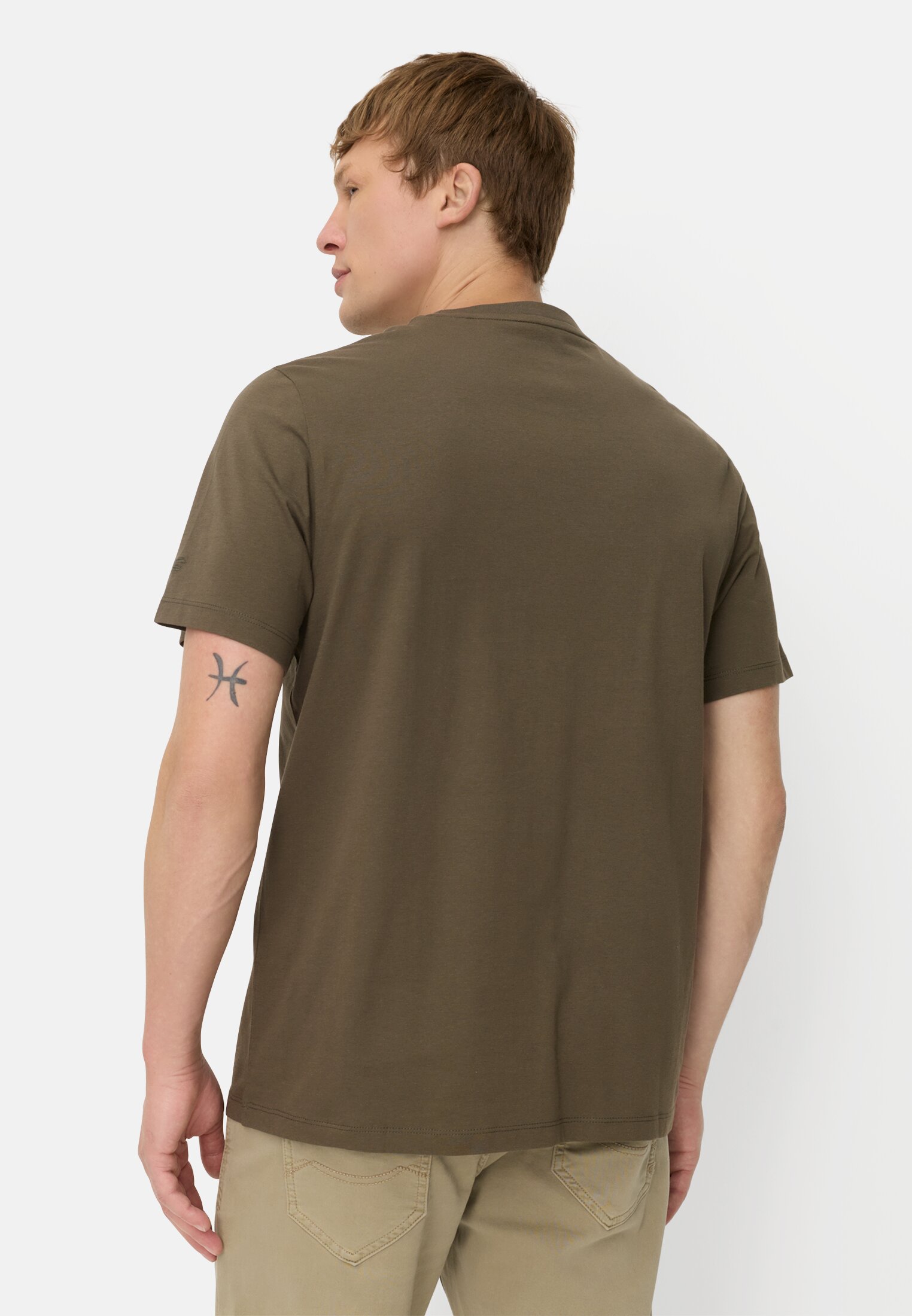 Men T-shirt with logo print made of organic cotton Olive Green worn back