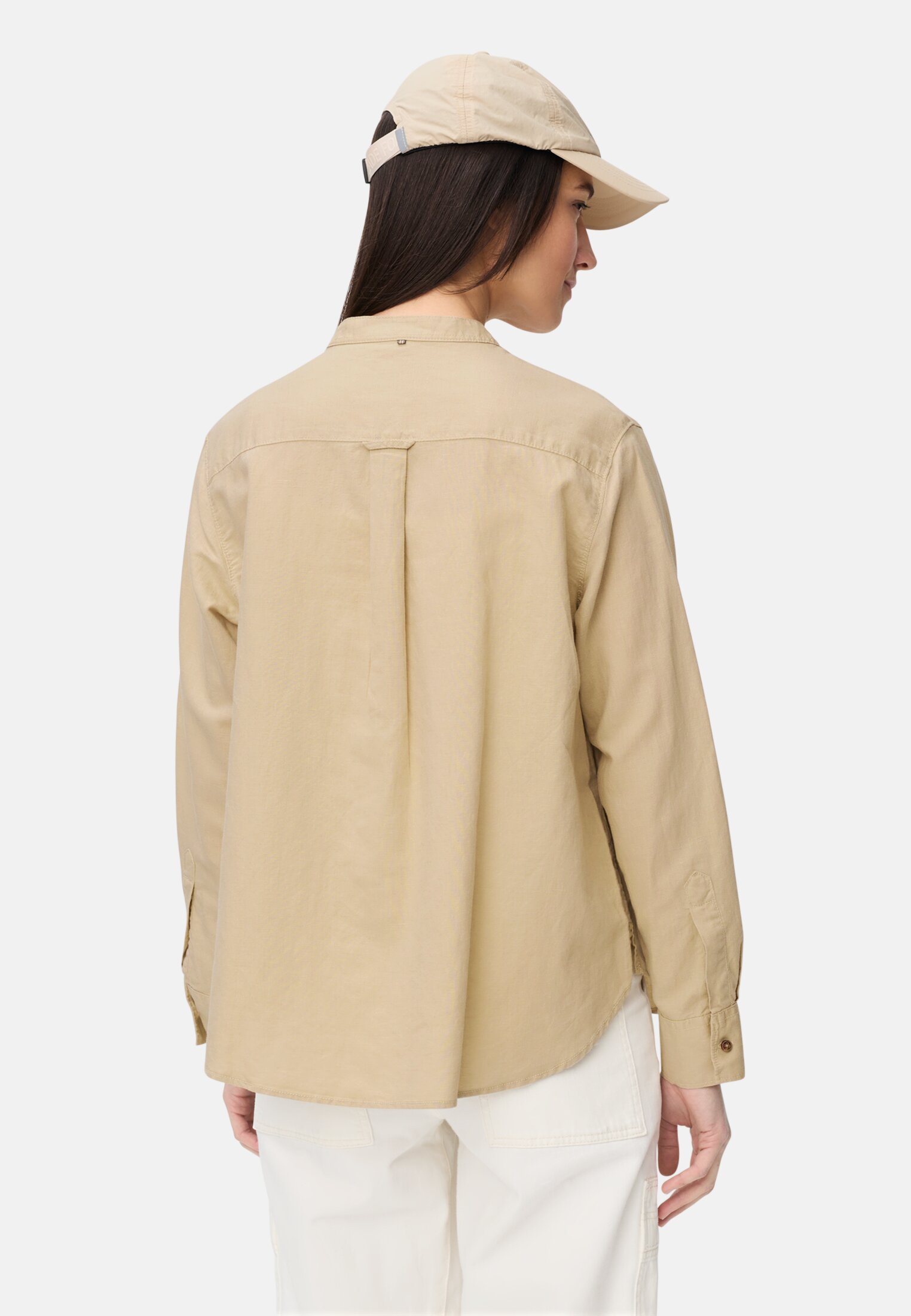 Women Blouse with stand-up collar and button placket Sand worn back