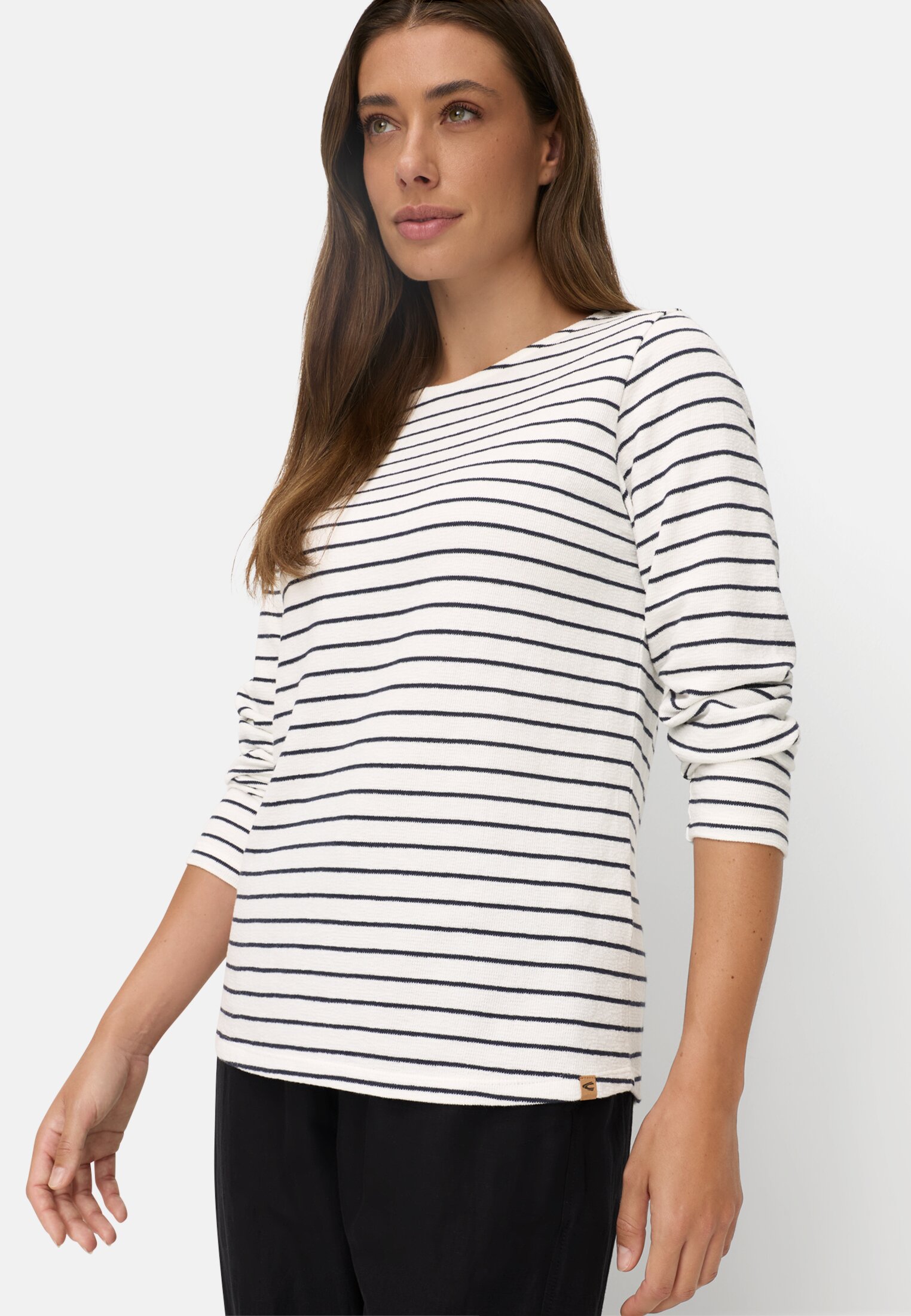 Women Jersey shirt with side slits Milky white worn emotional
