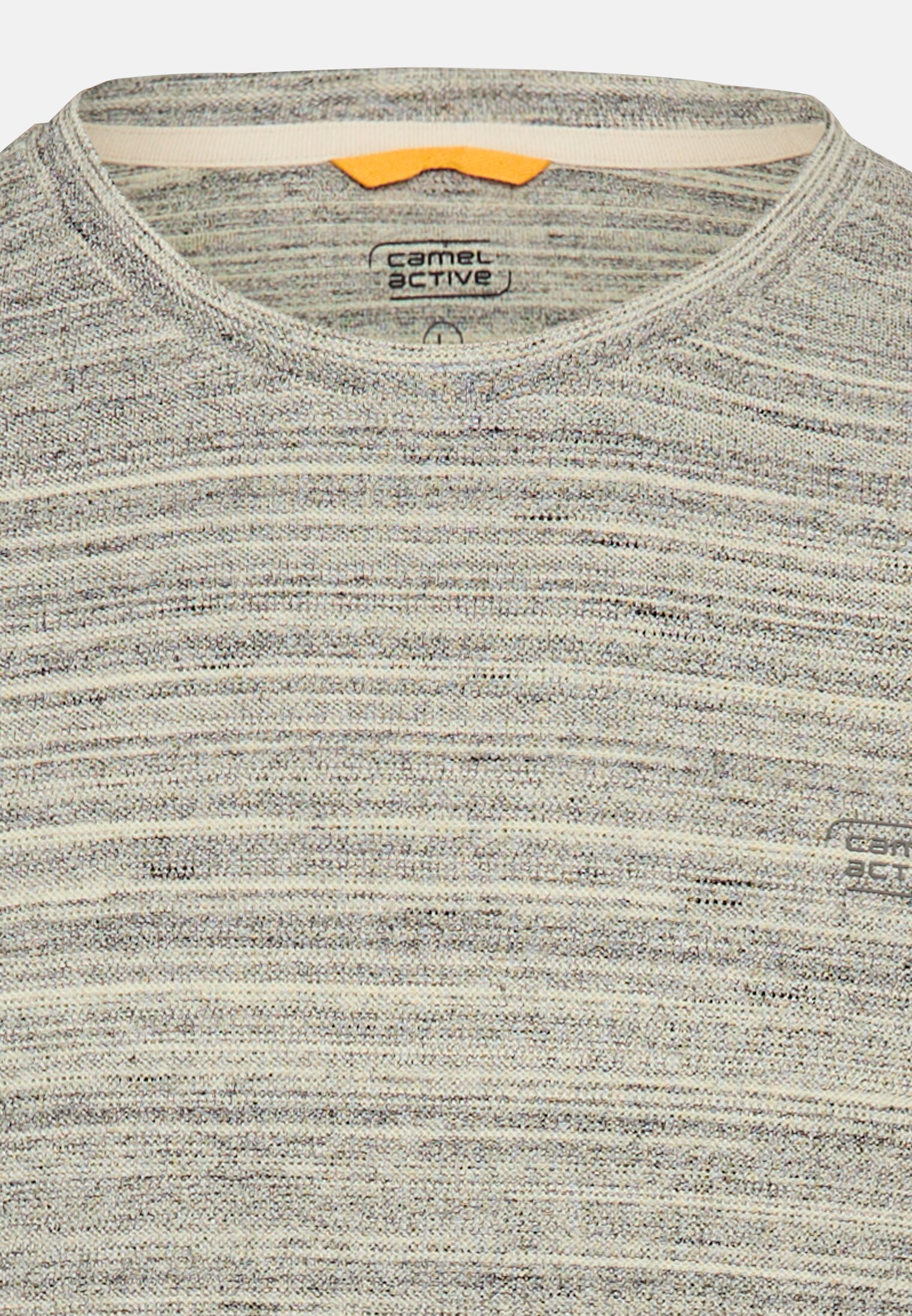 Men T-shirt with cooling performance Oats front close