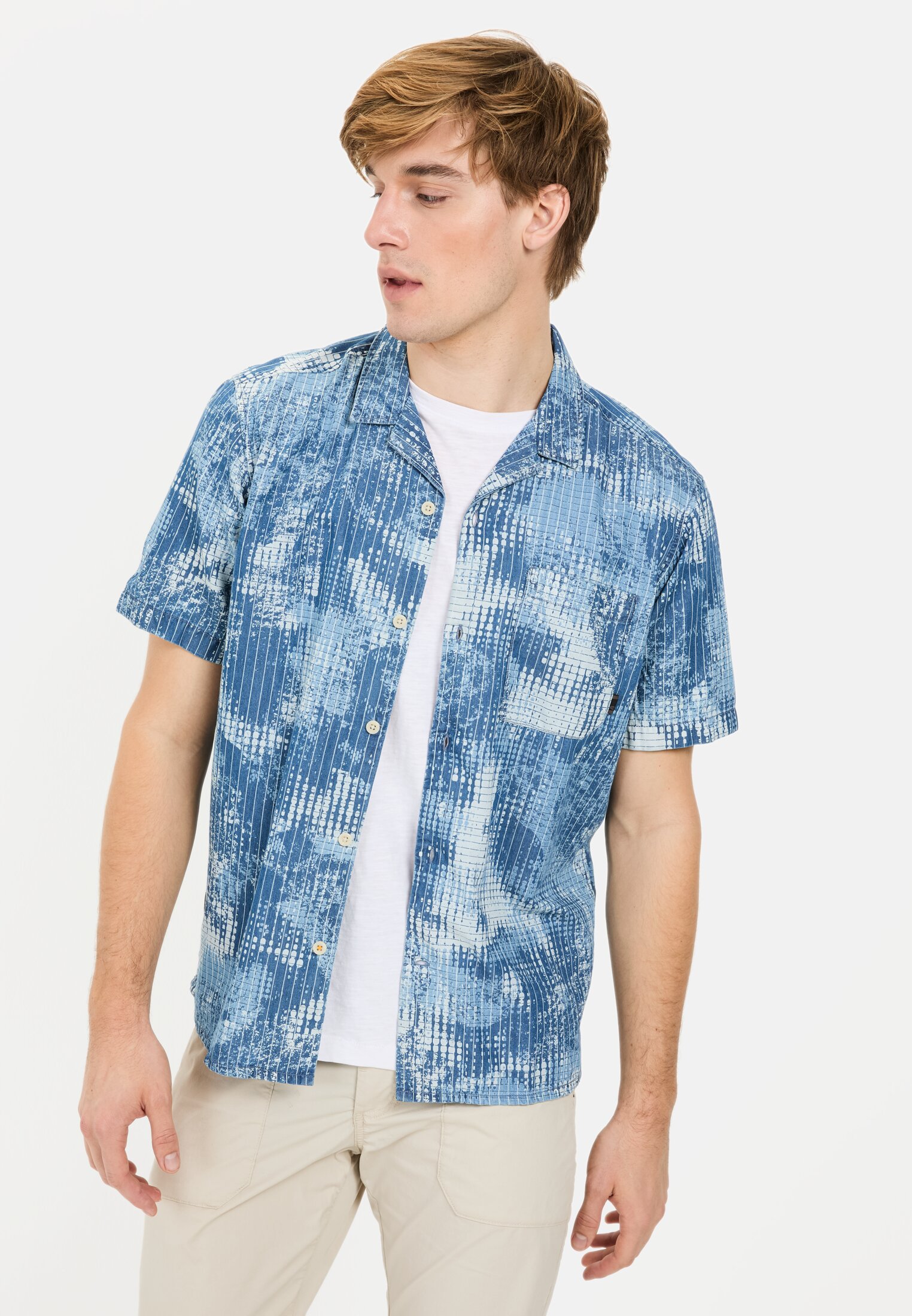Herren Kurzarmhemd mit Allover-Print Blau getragen vorn