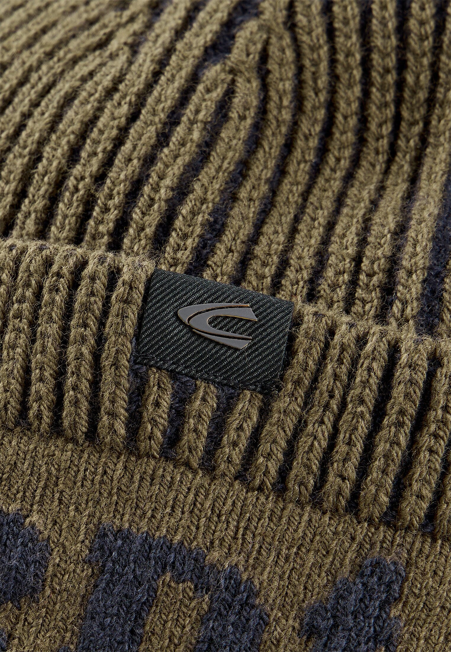 Herren Strickmütze mit Schriftzug Dunkelbraun frontal hinten