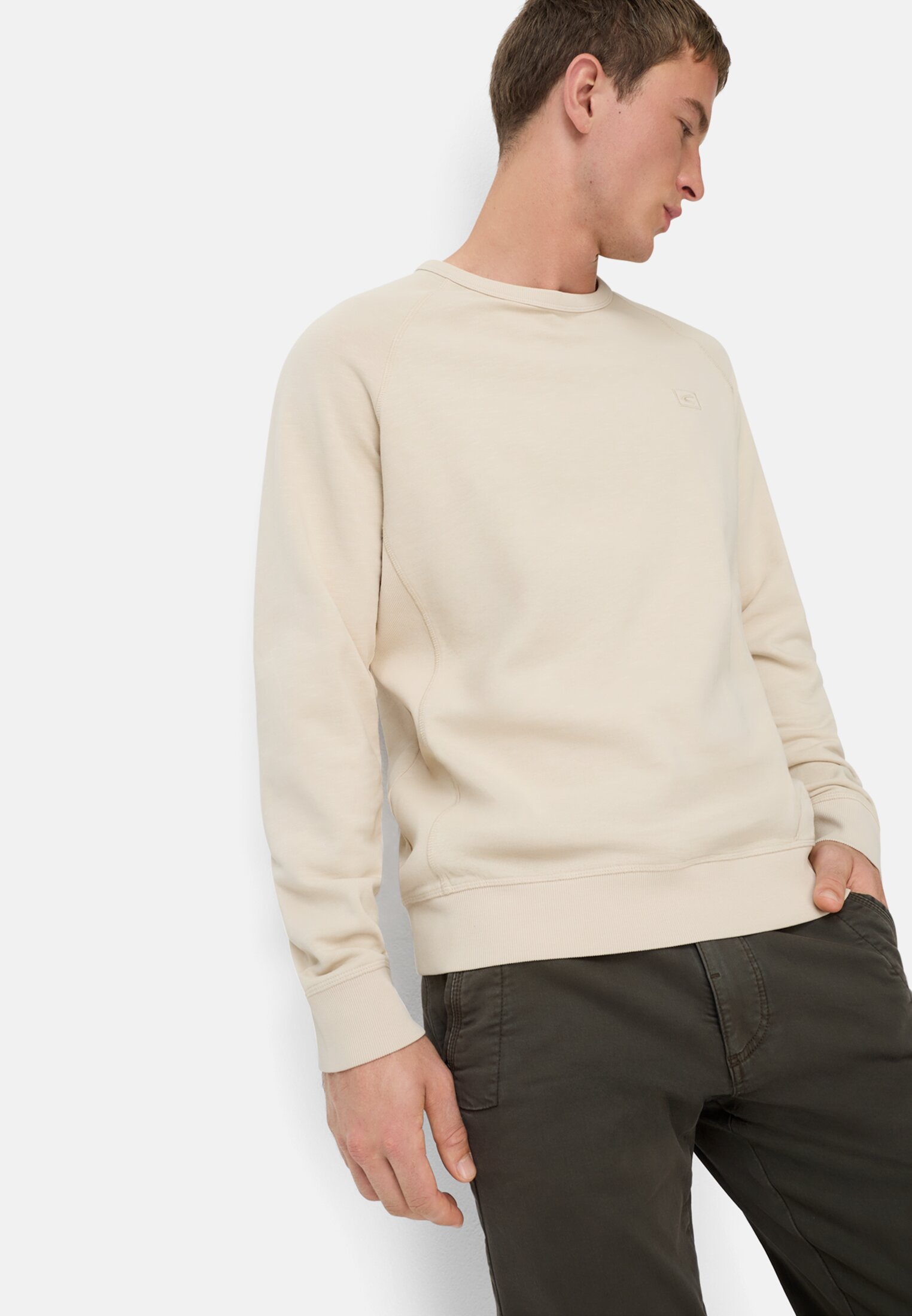 Herren Sweatshirt aus reiner Baumwolle mit Raglanärmeln Hafer getragen emotional