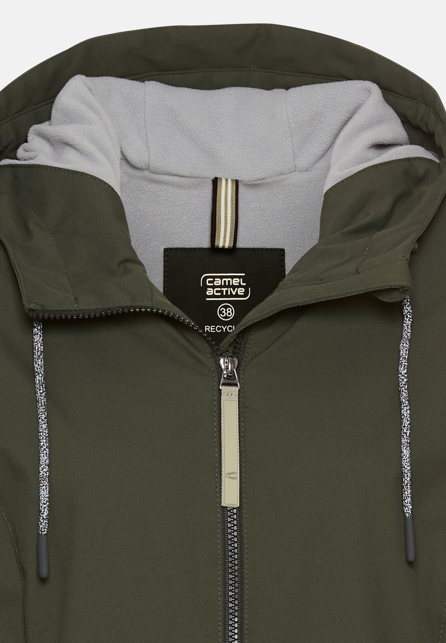 Damen Funktionsjacke mit abnehmbarer Kapuze Waldgrün vorne nah