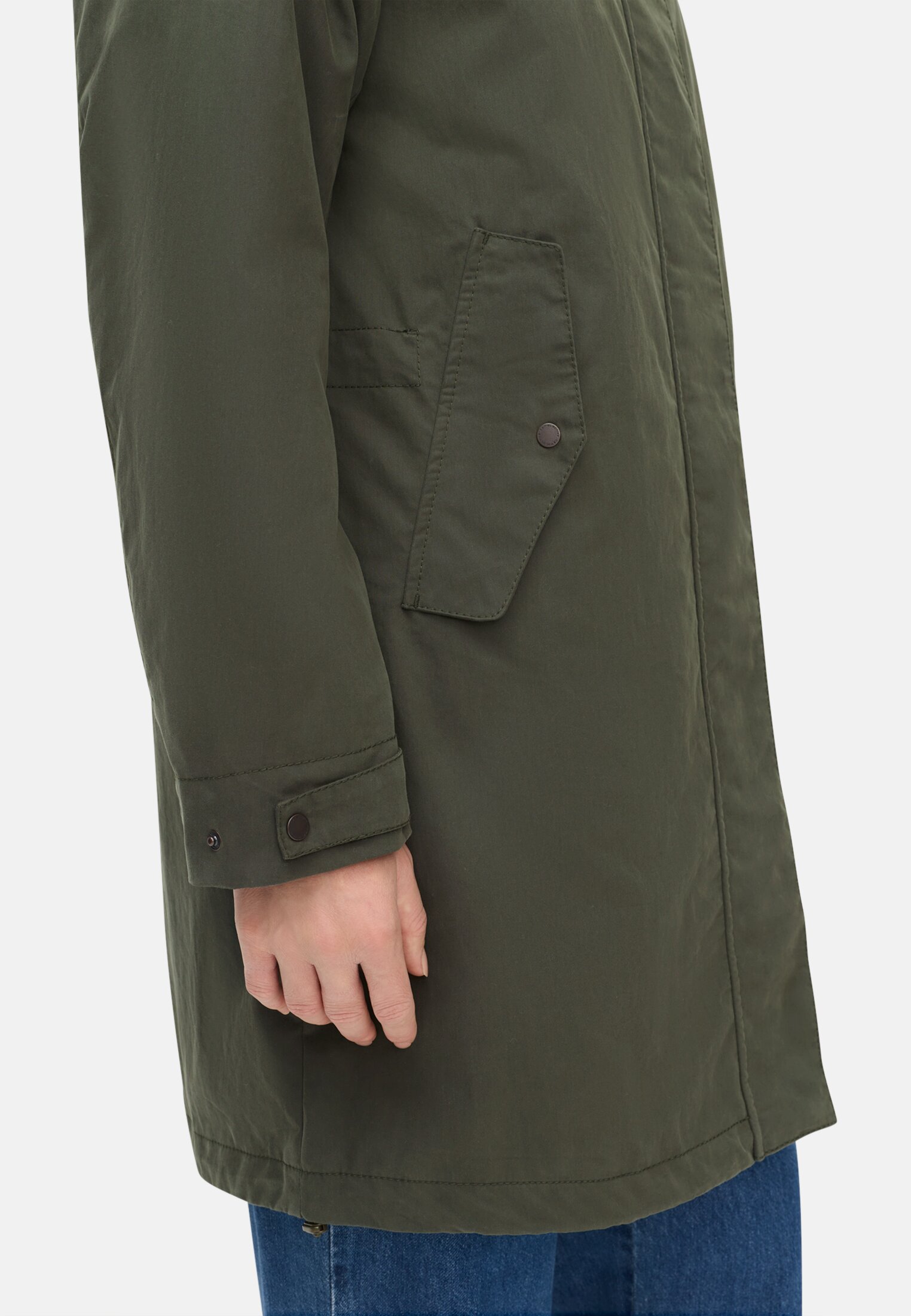 Damen 2-in-1 Parka mit herausnehmbarem Innenfutter Waldgrün getragen detailliert nah