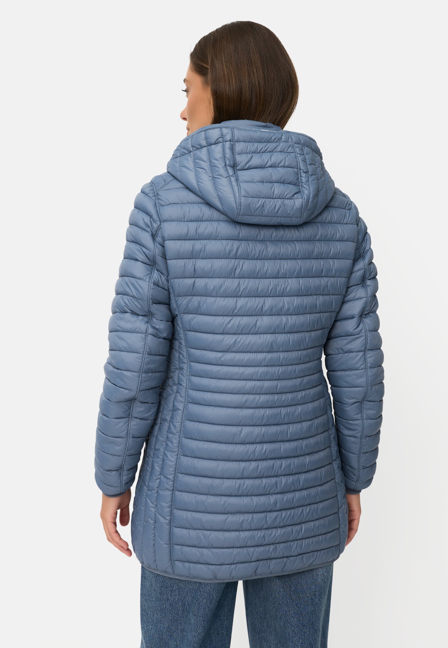 Damen Wasserabweisende Steppjacke mit Reißverschlusstaschen Rauchblau getragen hinten