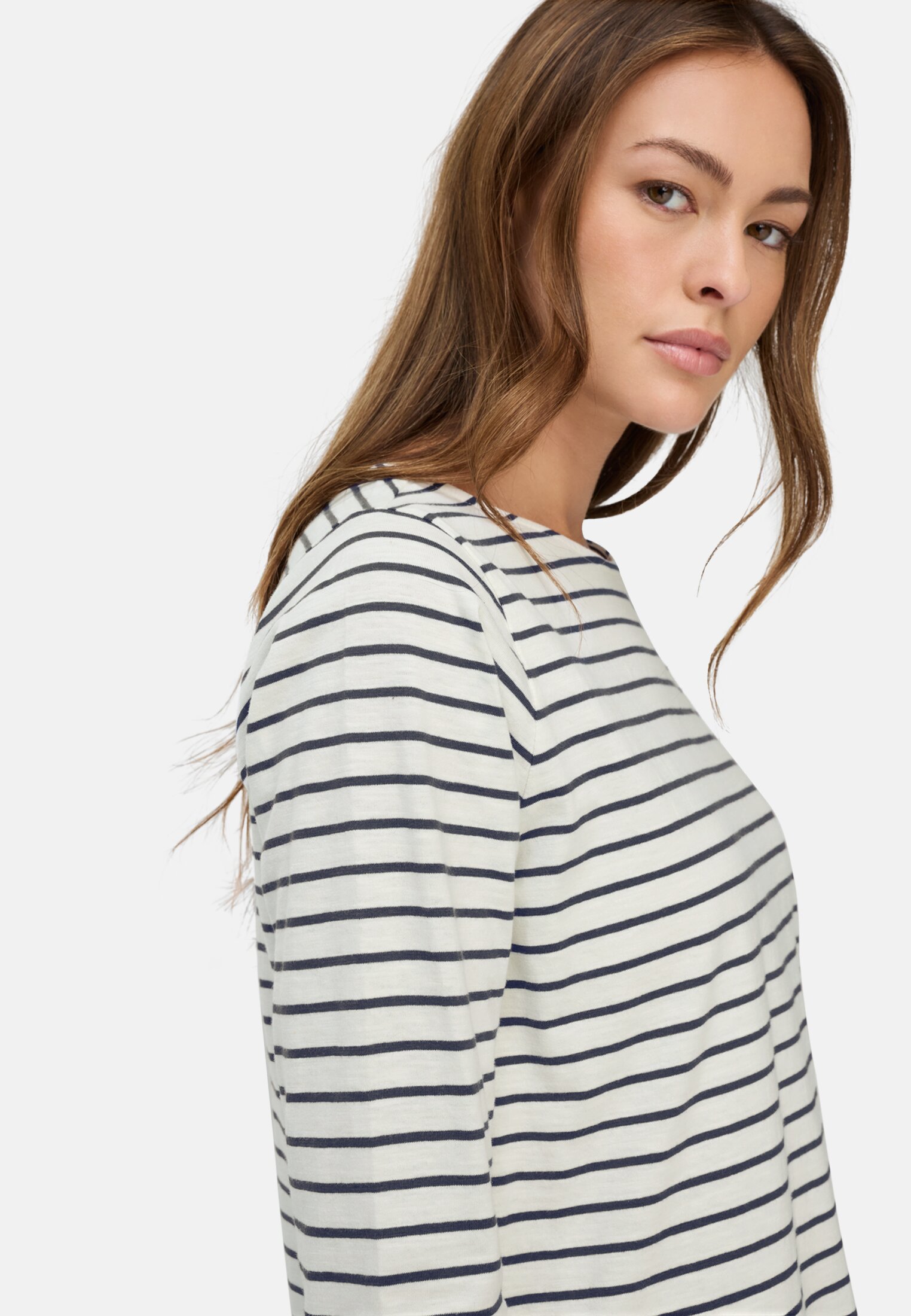 Women 3/4-sleeve T-shirt with side slits Blue and white striped worn detail close