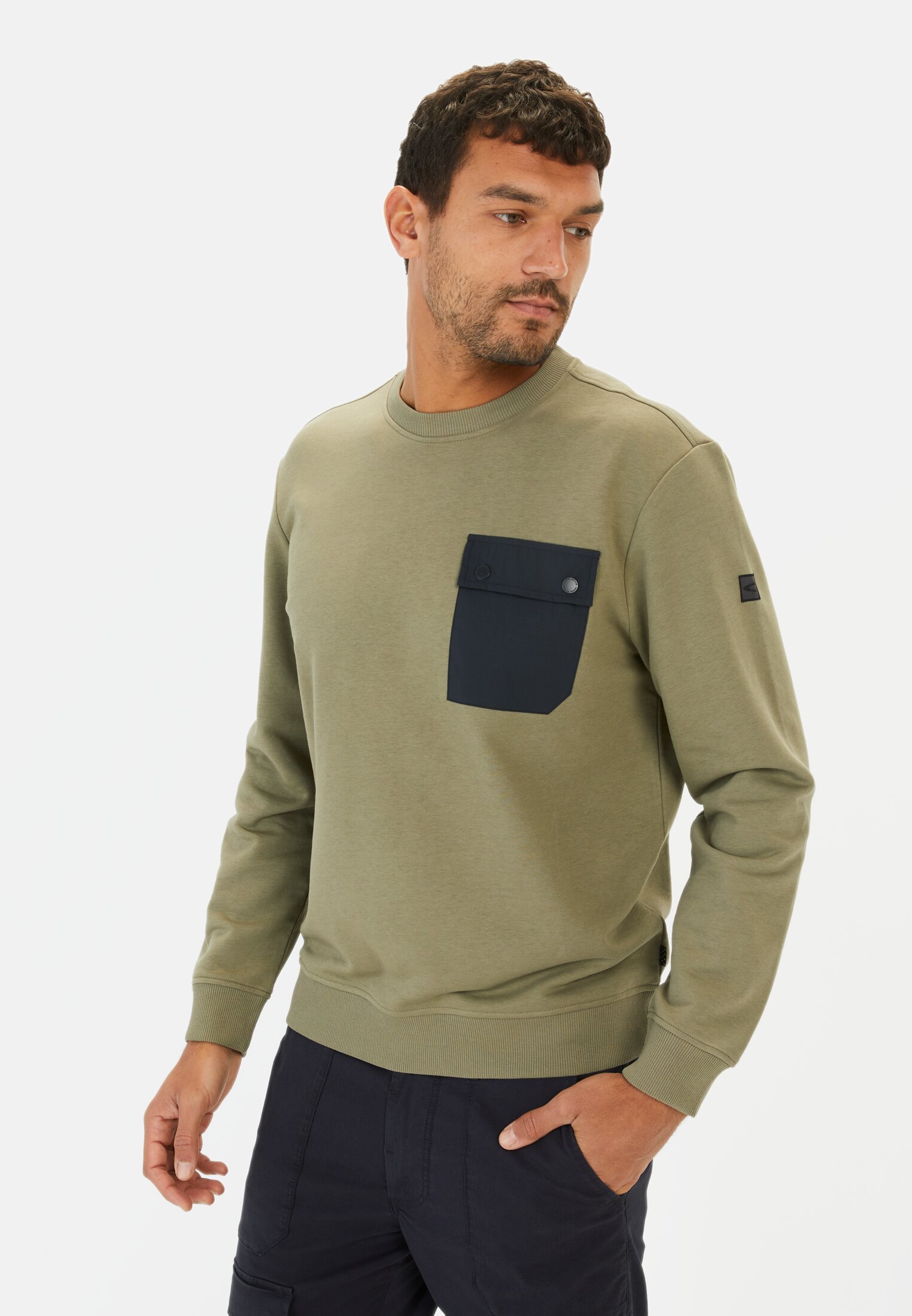 Men Casual sweatshirt with contrast pocket dark green worn front