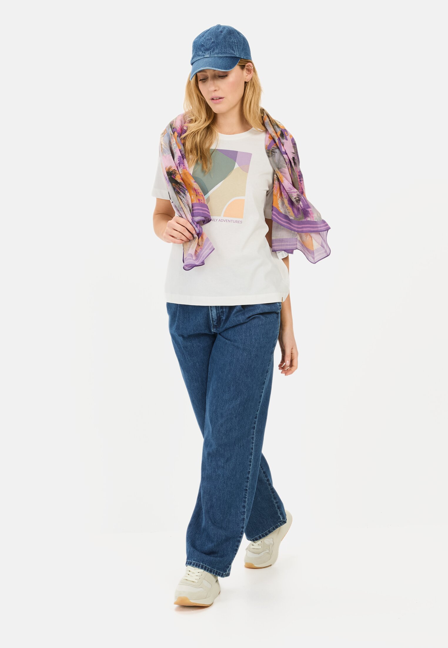 Women T-shirt with print White-Grey worn front full body