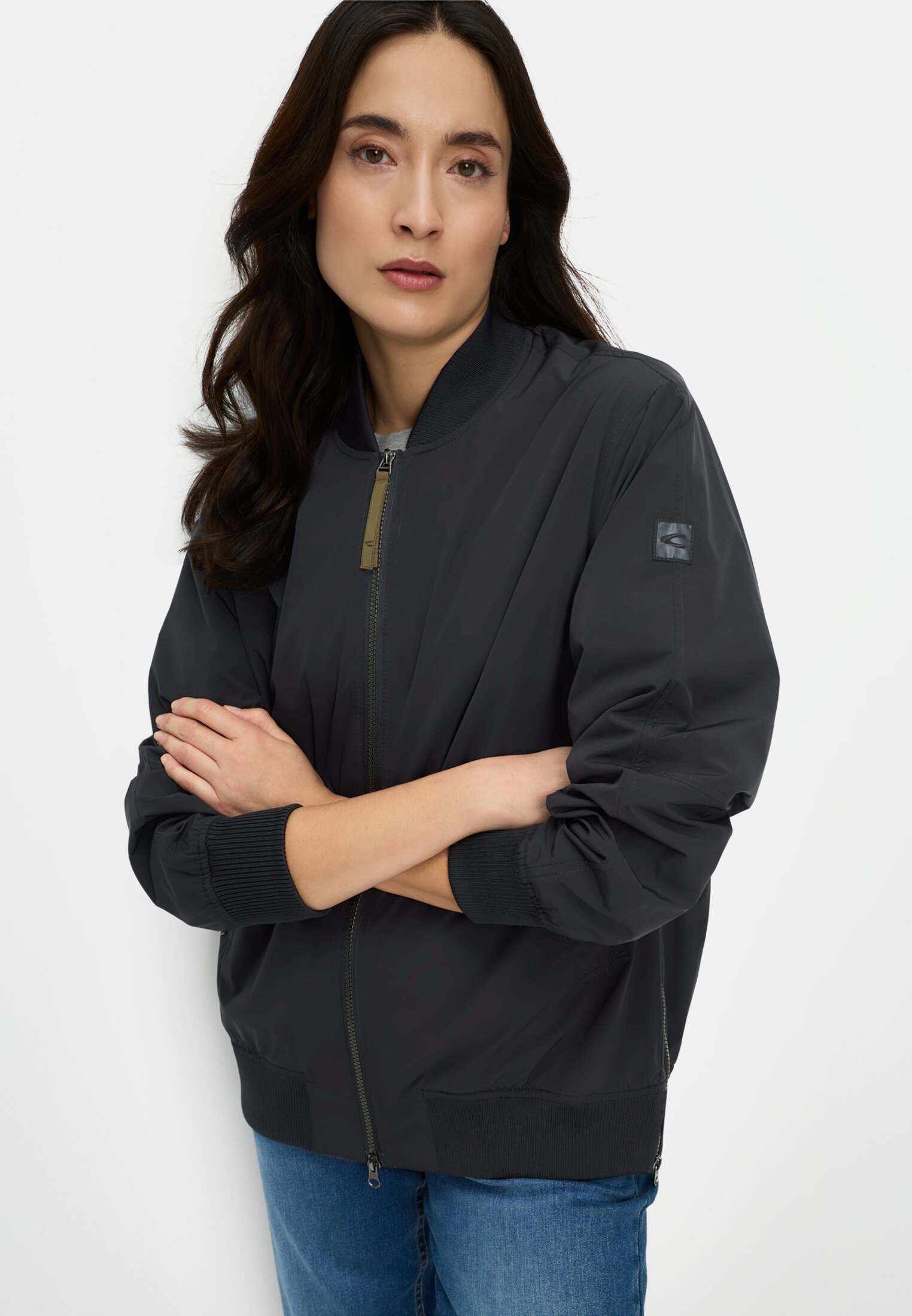 Damen Bomberjacke mit seitlichem Reißverschluss Navyblau getragen emotional