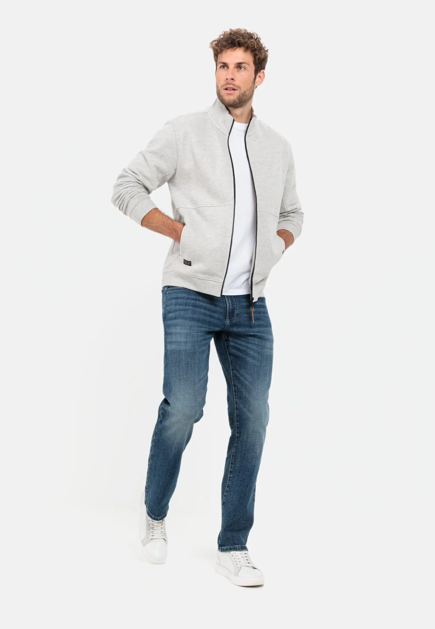 488335-2d48-82-m4-00.webp