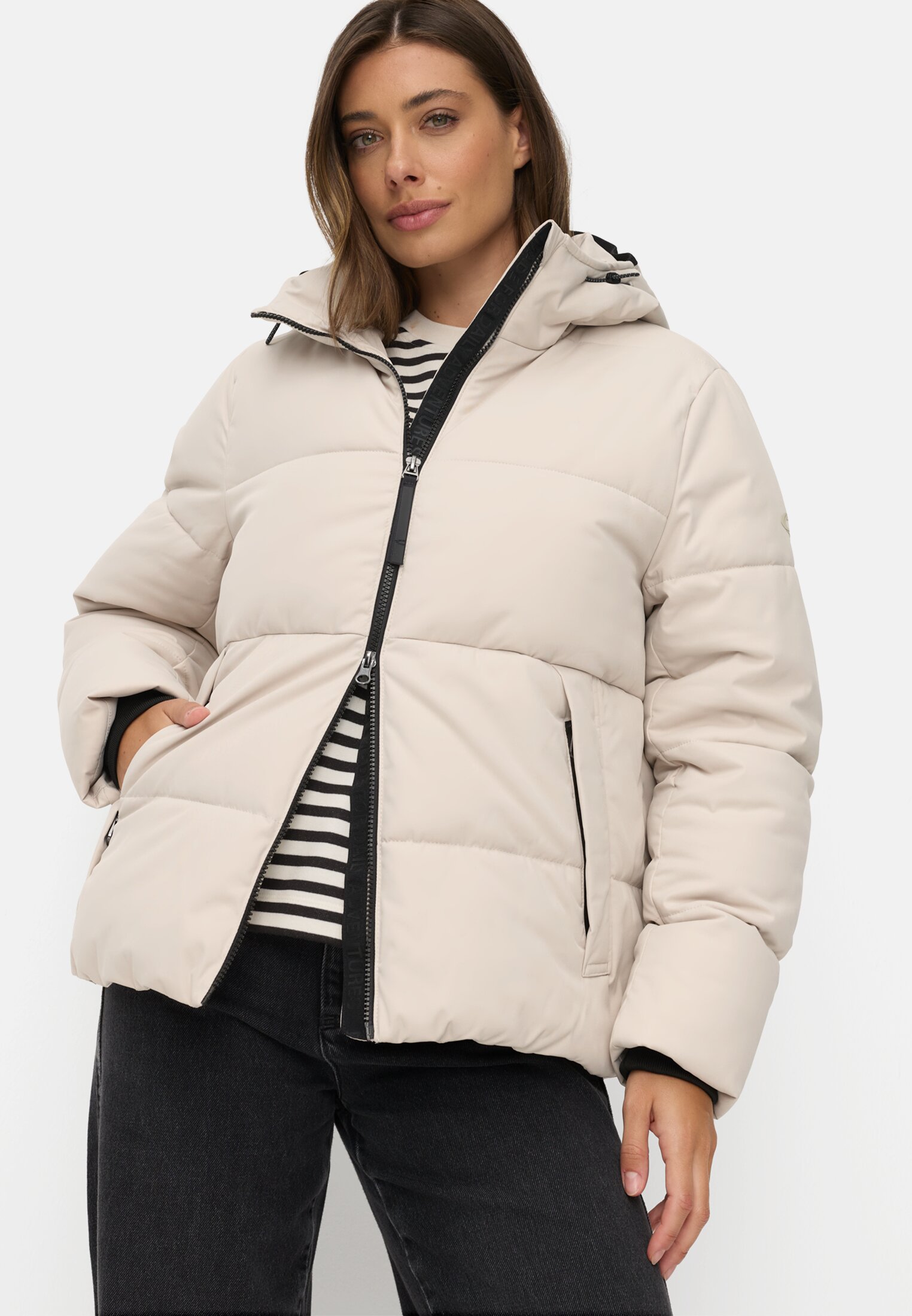 Damen Gefütterte Jacke mit reflektierenden Details Hafer getragen emotional