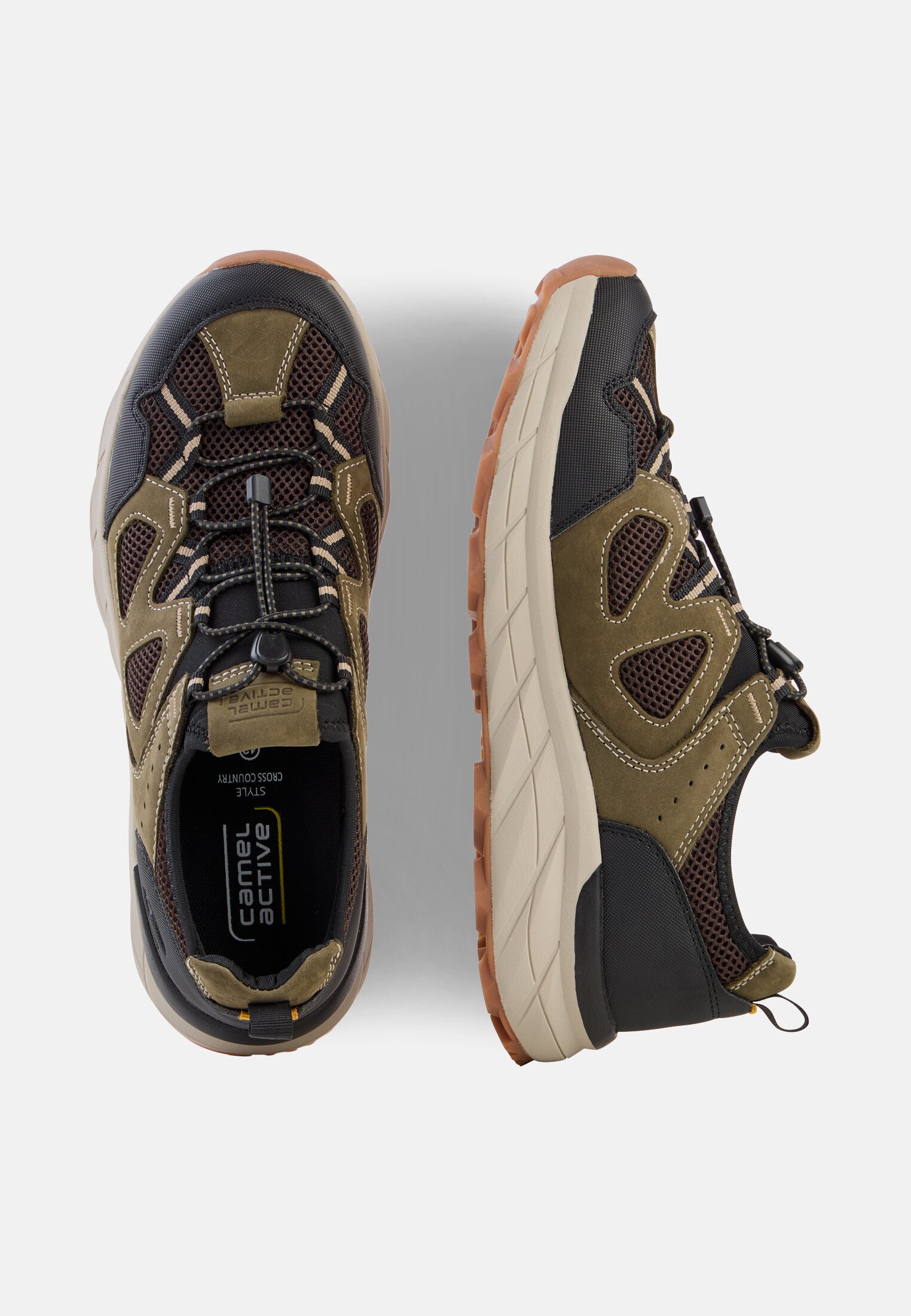 Men Sneaker with quick pull lacing black frontal top