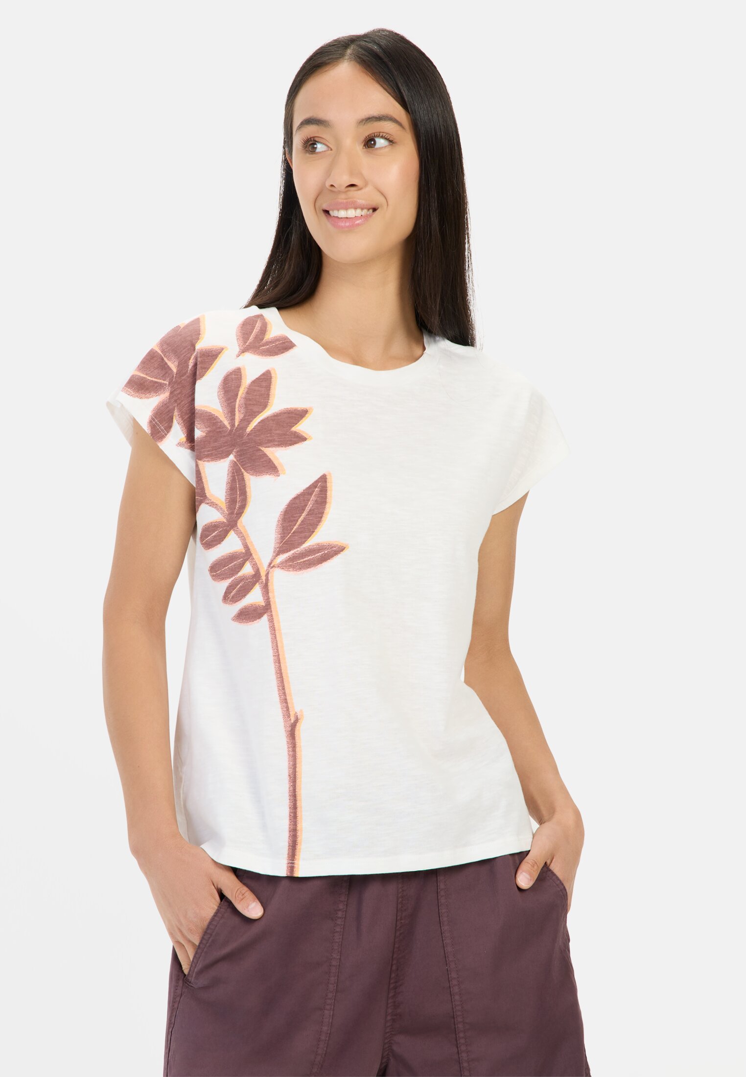 Women T-shirt with floral print made of cotton White worn front