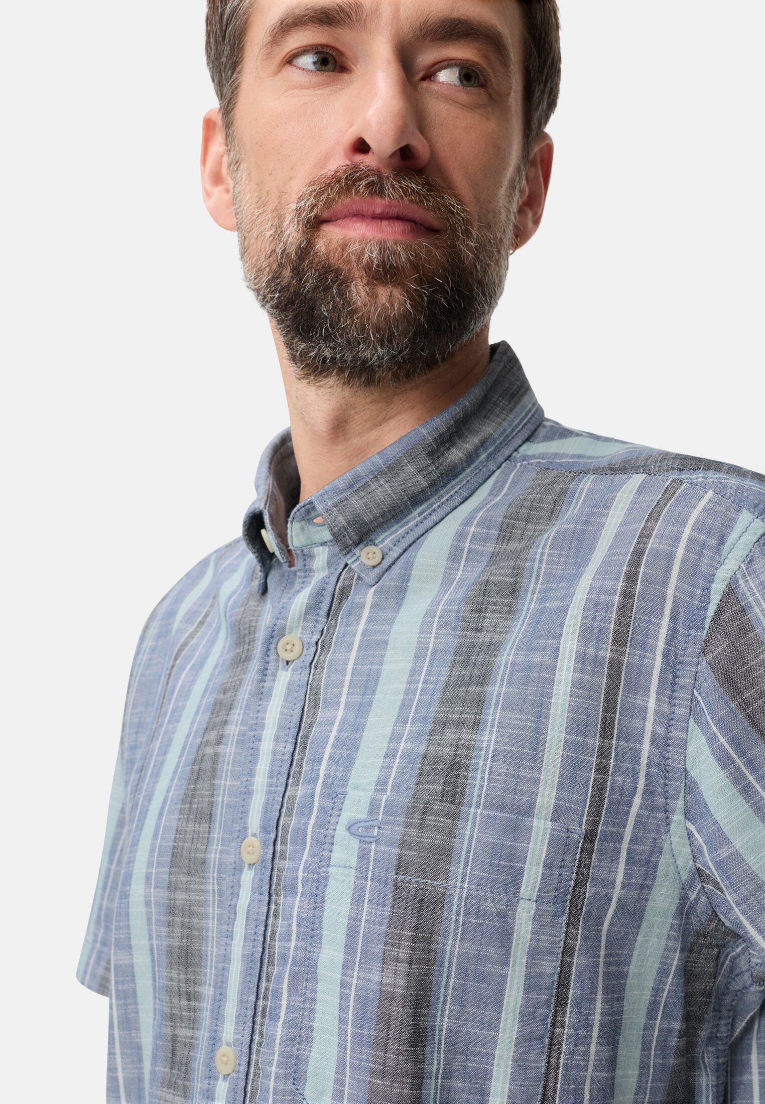 Men Checkered shirt made of pure cotton Indigo Blue worn detail close