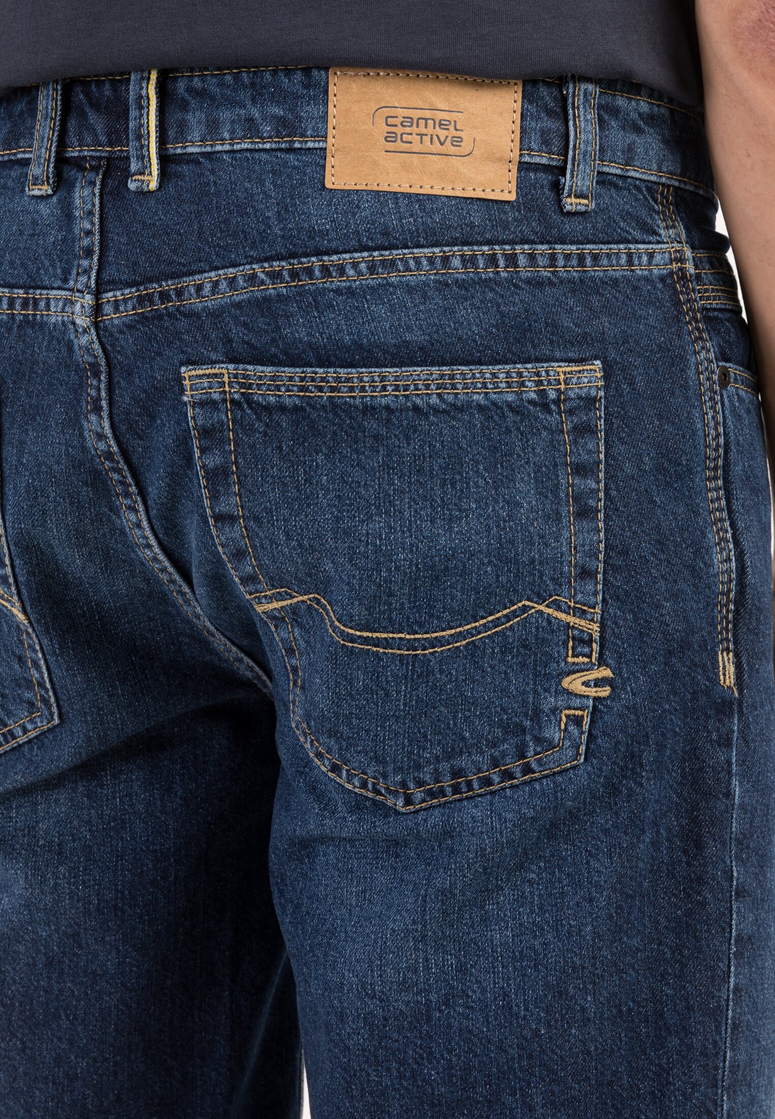 498300-7D40-46_M5-00.jpg