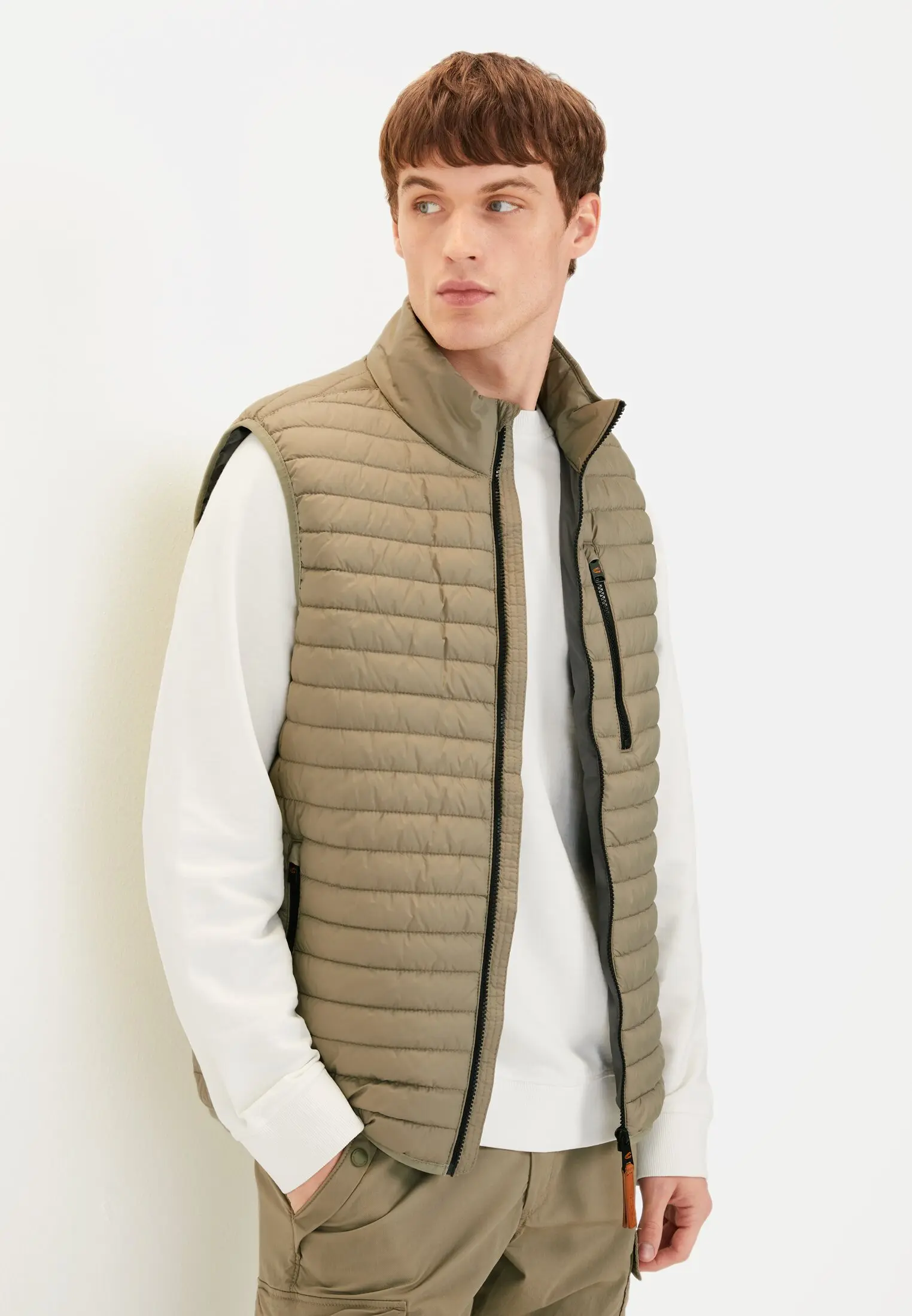 Men Quilted vest with stand-up collar Green worn front