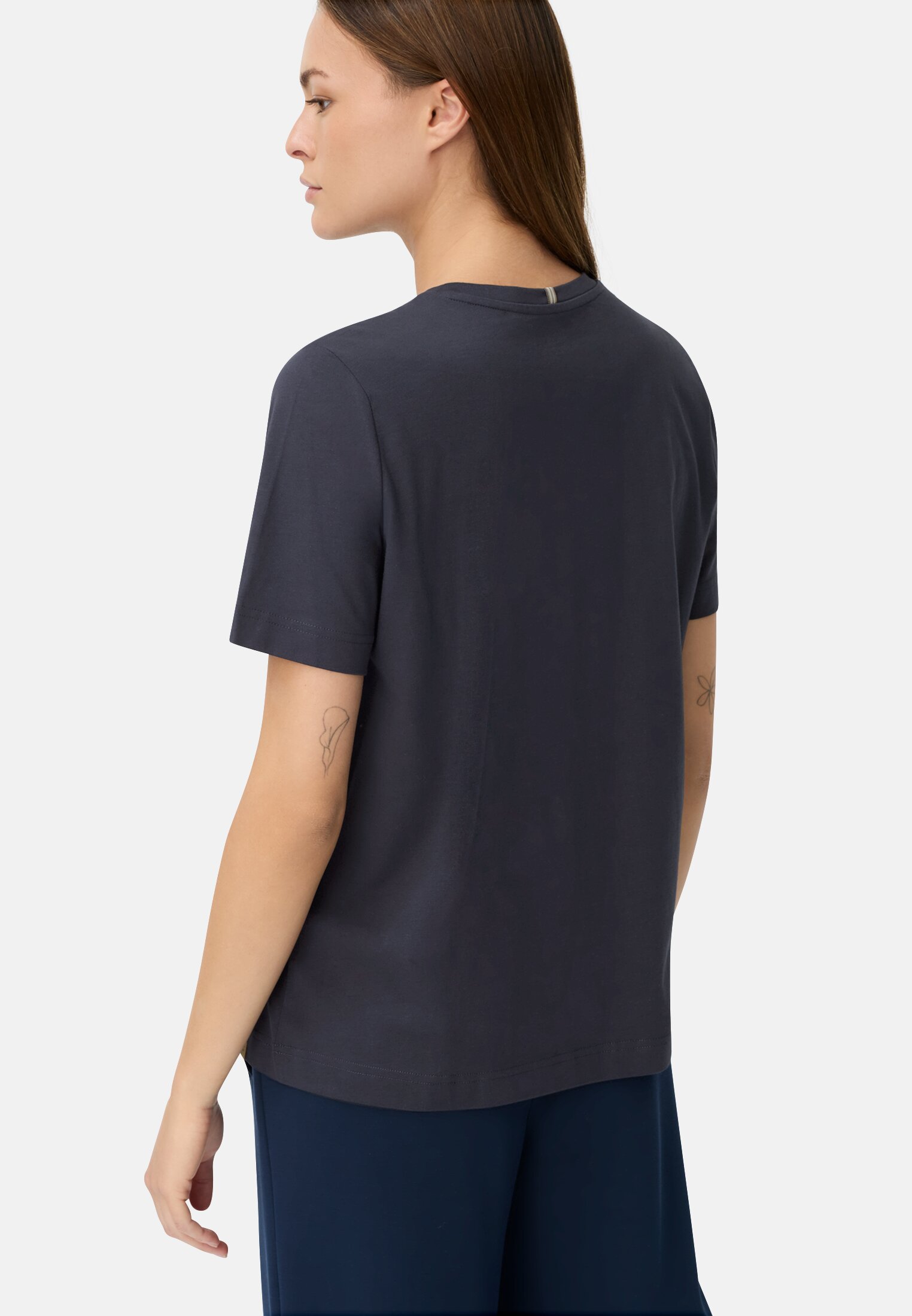 Women T-shirt made of pure cotton Midnight Blue worn back