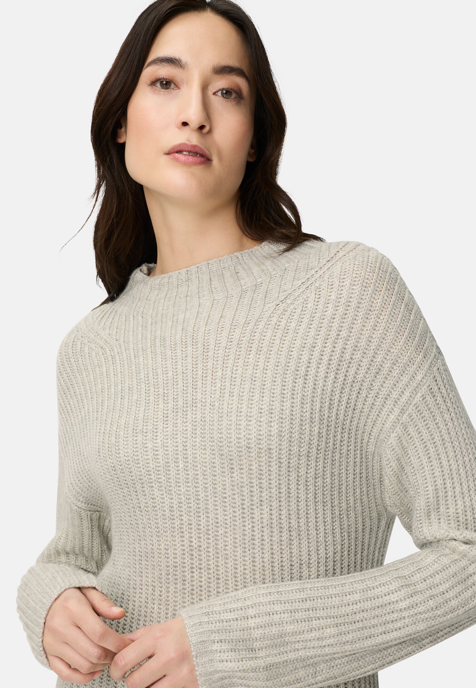 Women Knitted dress with a round neckline Light gray worn detail close