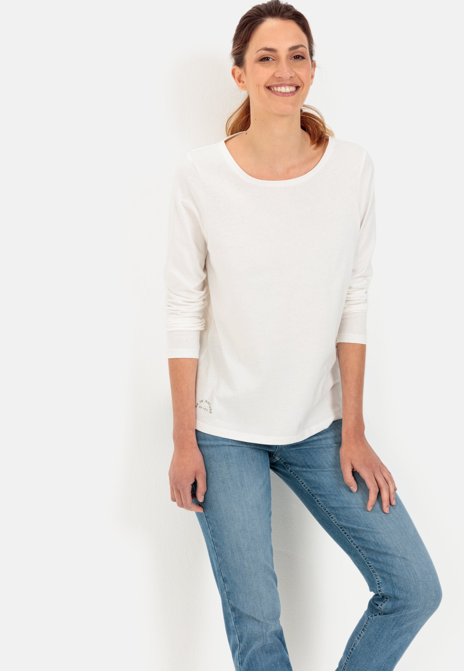 Women Long-sleeved shirt made from organic cotton Offwhite worn emotional