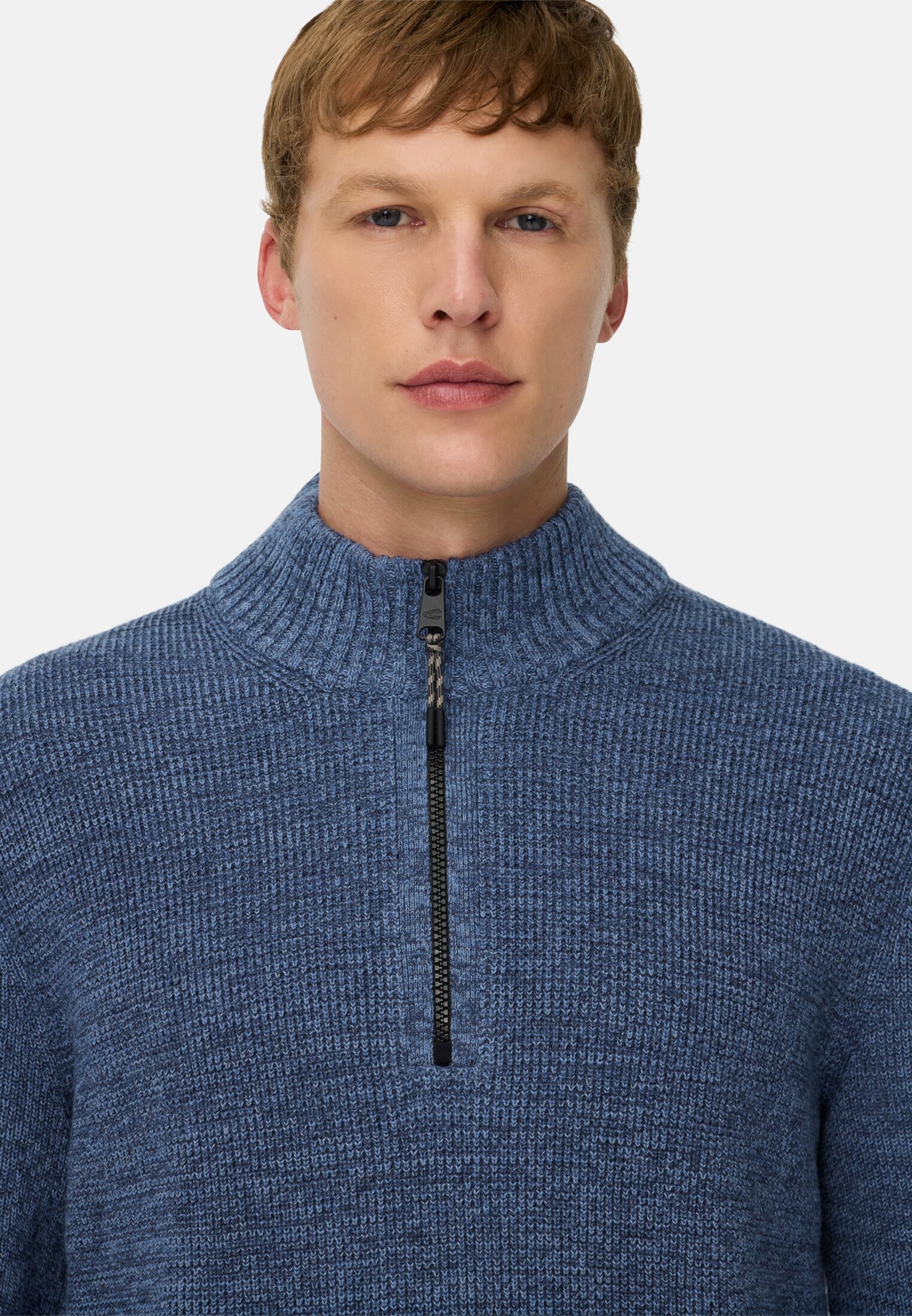 Men Knitted troyer in marled look Ink blue worn detail close